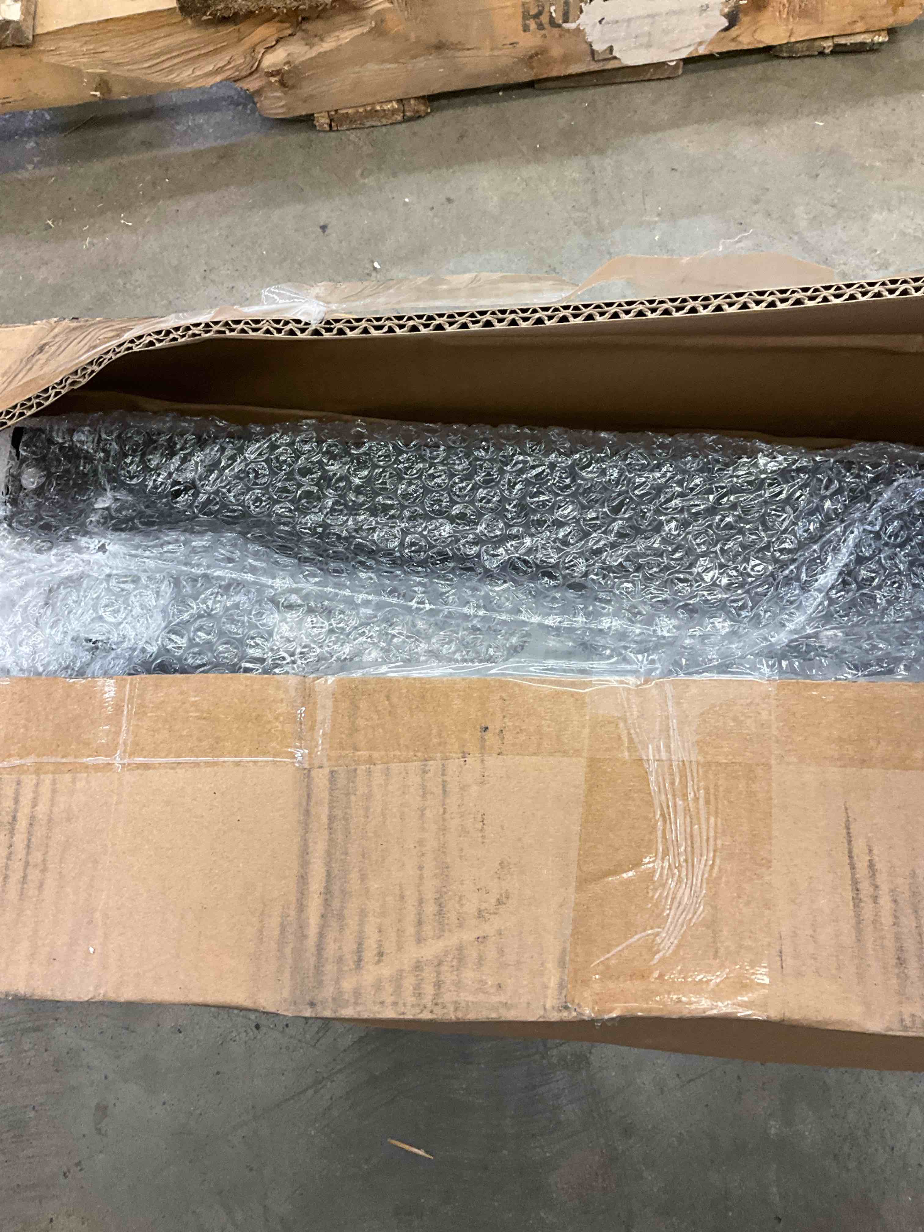 https://s3.amazonaws.com/lotting-images-prod/BargainHunt/BHL00086936_1722458012934.jpeg