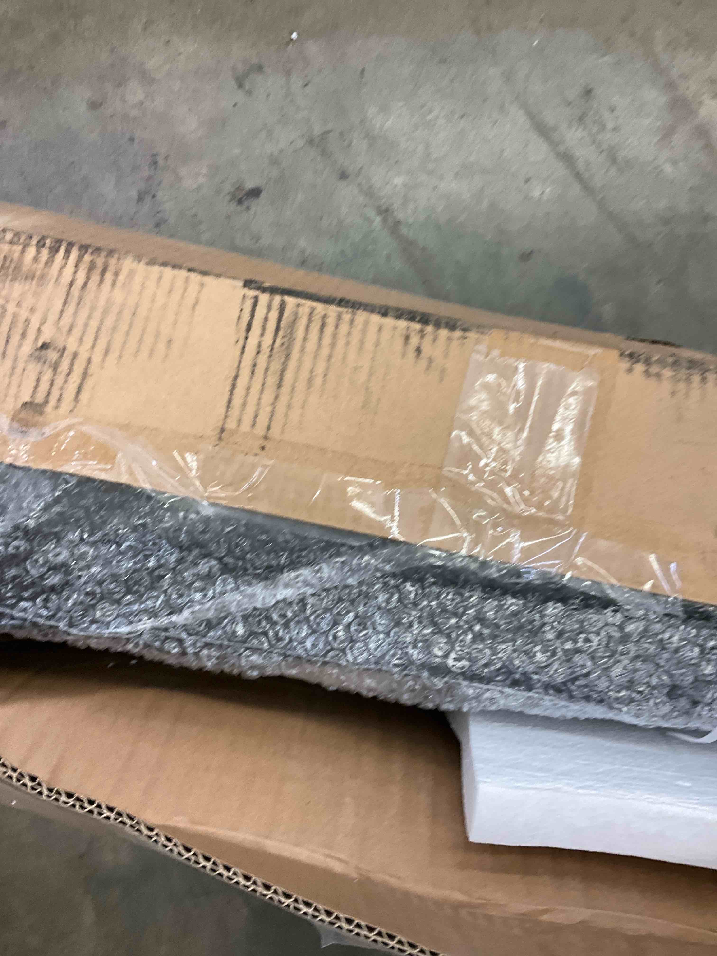 https://s3.amazonaws.com/lotting-images-prod/BargainHunt/BHL00086936_1722458016607.jpeg