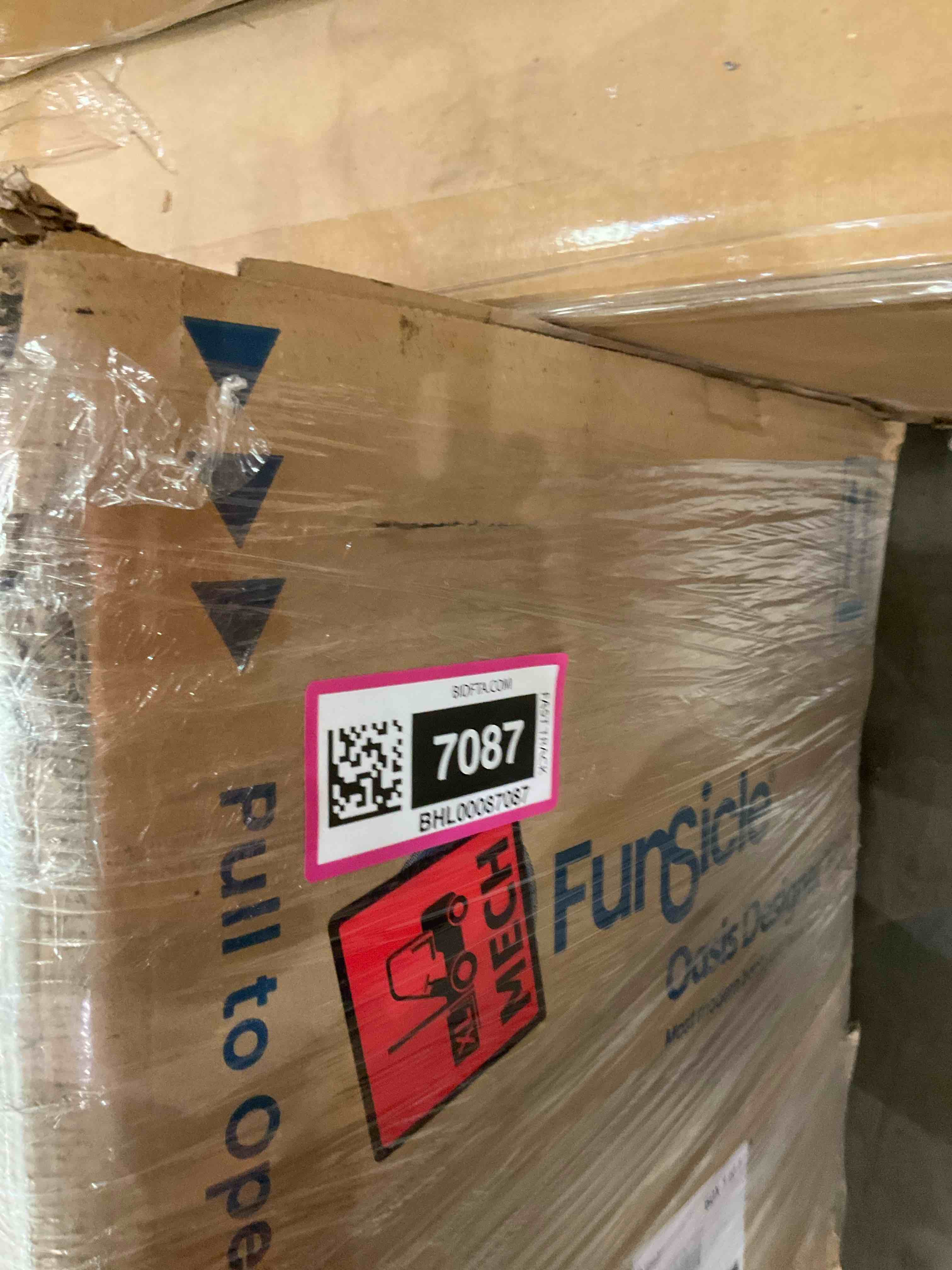 https://s3.amazonaws.com/lotting-images-prod/BargainHunt/BHL00087087_1716474424362.jpeg