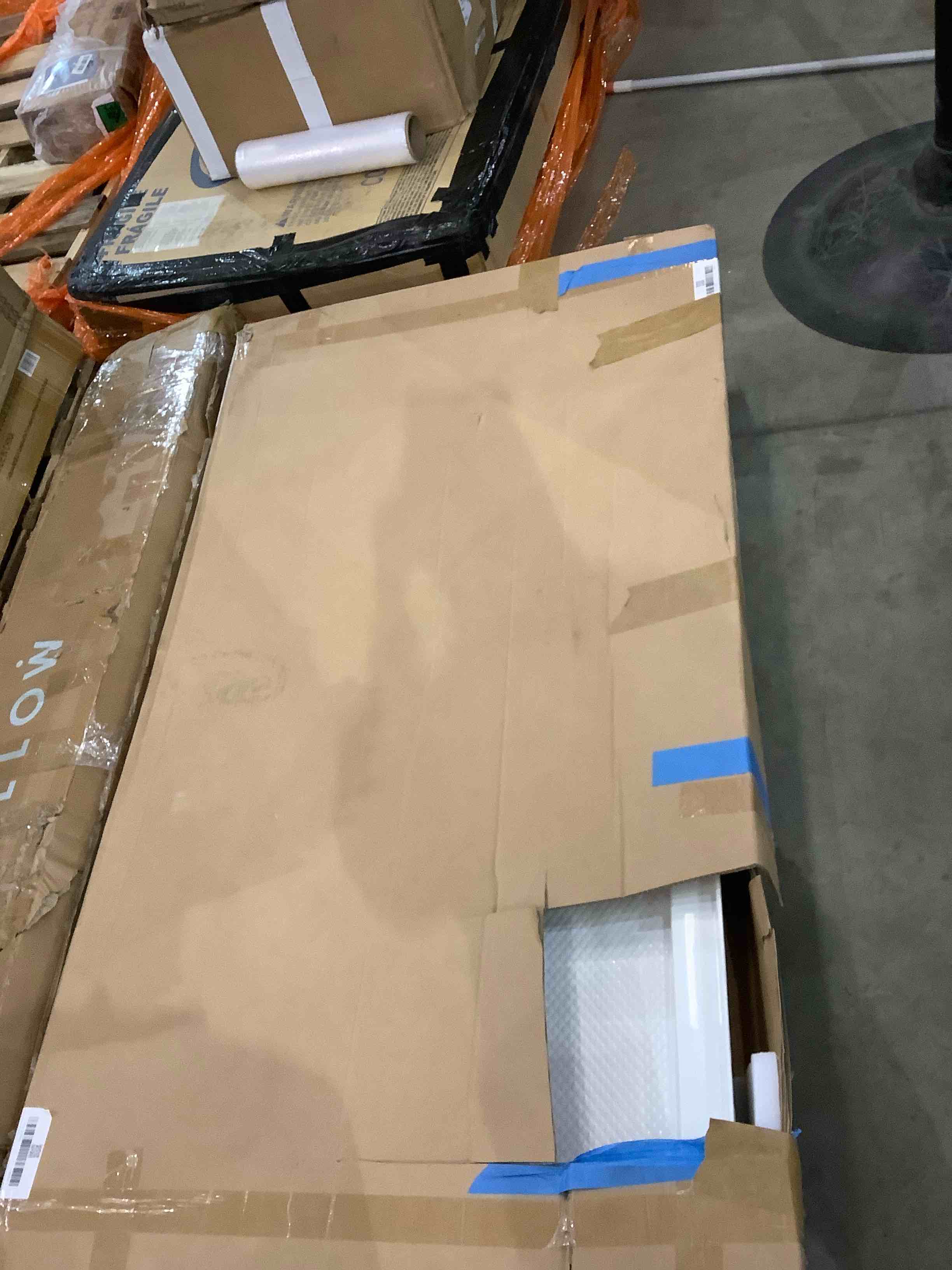 https://s3.amazonaws.com/lotting-images-prod/BargainHunt/BHL00087195_1717418224255.jpeg