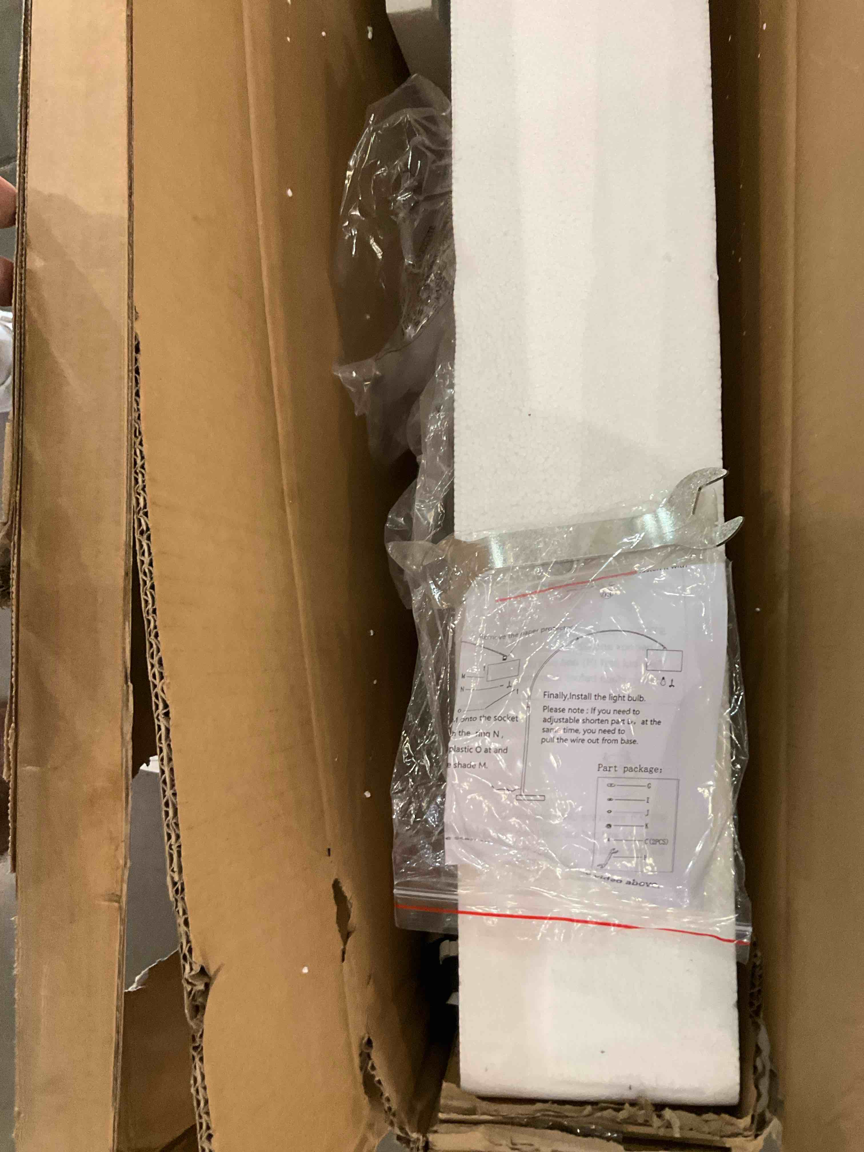 https://s3.amazonaws.com/lotting-images-prod/BargainHunt/BHL00087398_1718885686484.jpeg
