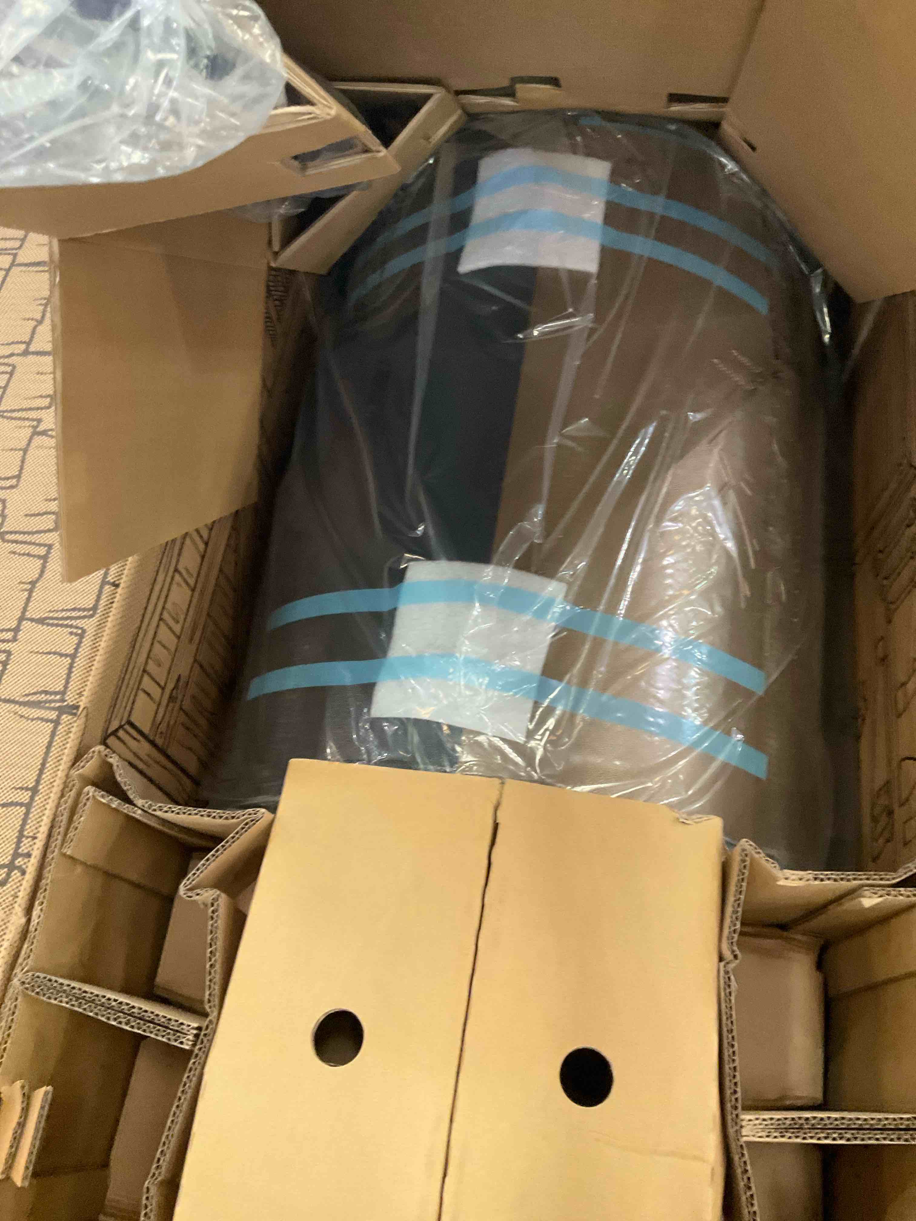 https://s3.amazonaws.com/lotting-images-prod/BargainHunt/BHL00087450_1718898206315.jpeg