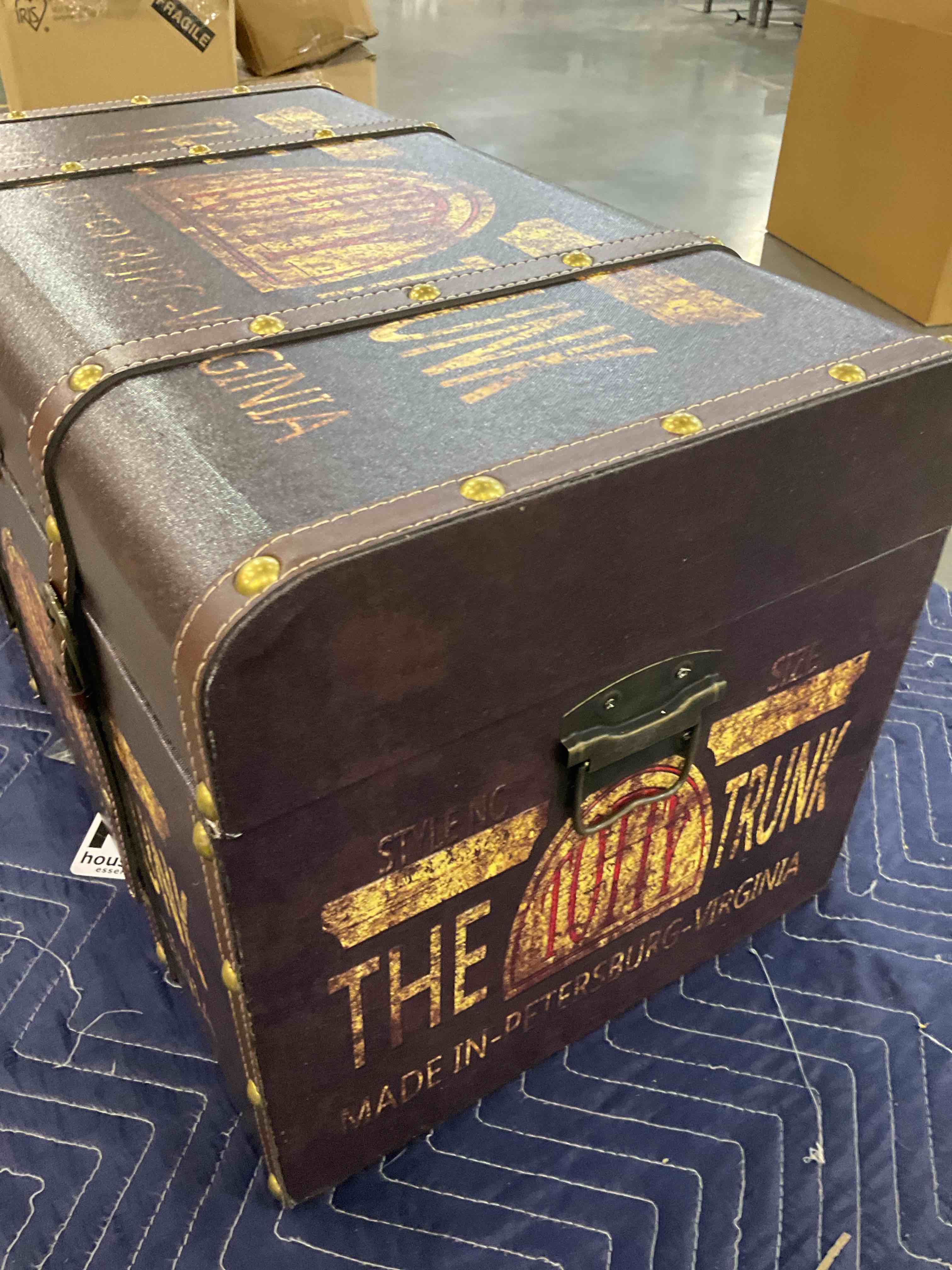 https://s3.amazonaws.com/lotting-images-prod/BargainHunt/BHL00087683_1706556918169.jpeg