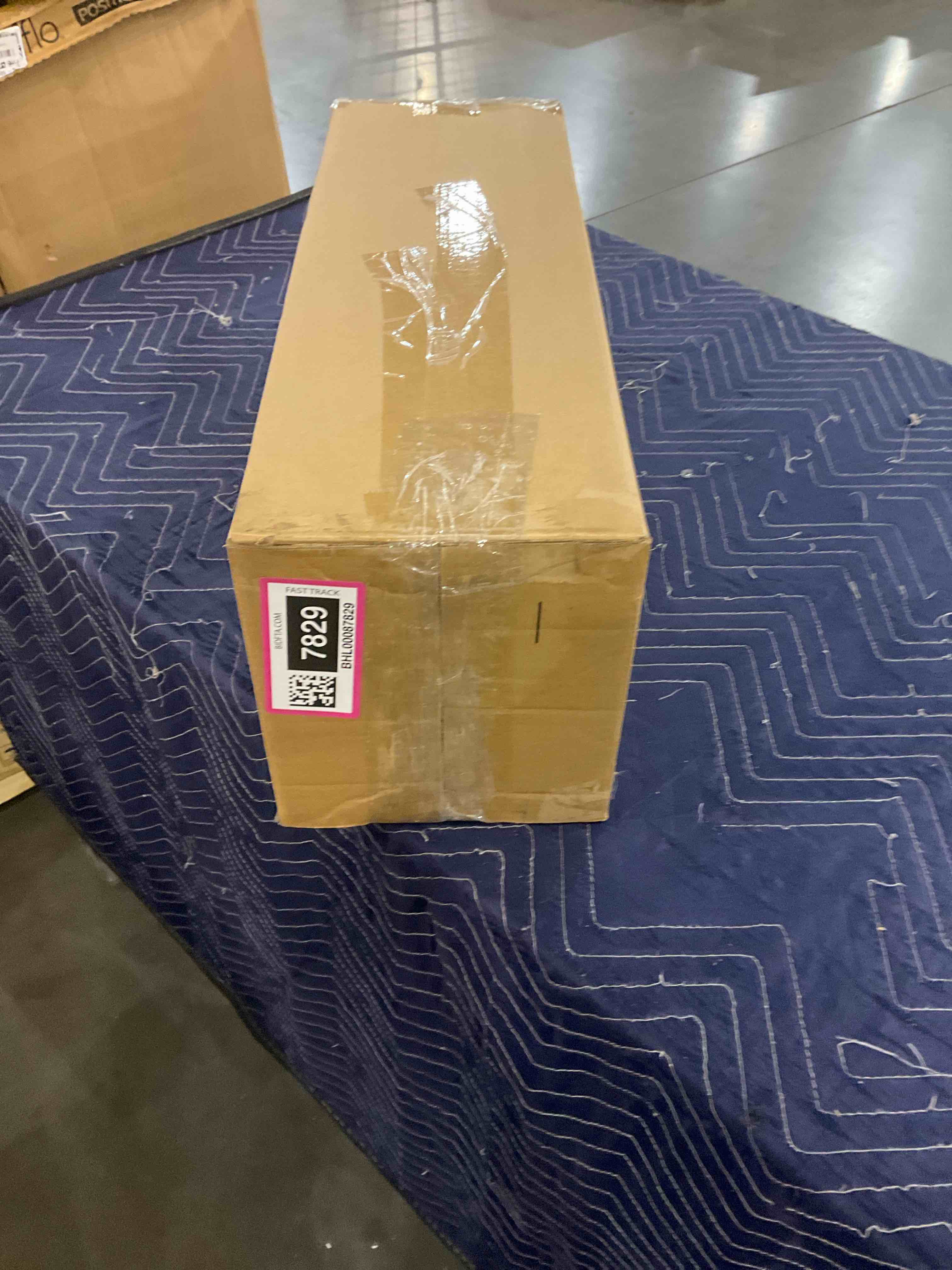 https://s3.amazonaws.com/lotting-images-prod/BargainHunt/BHL00087829_1706791544596.jpeg