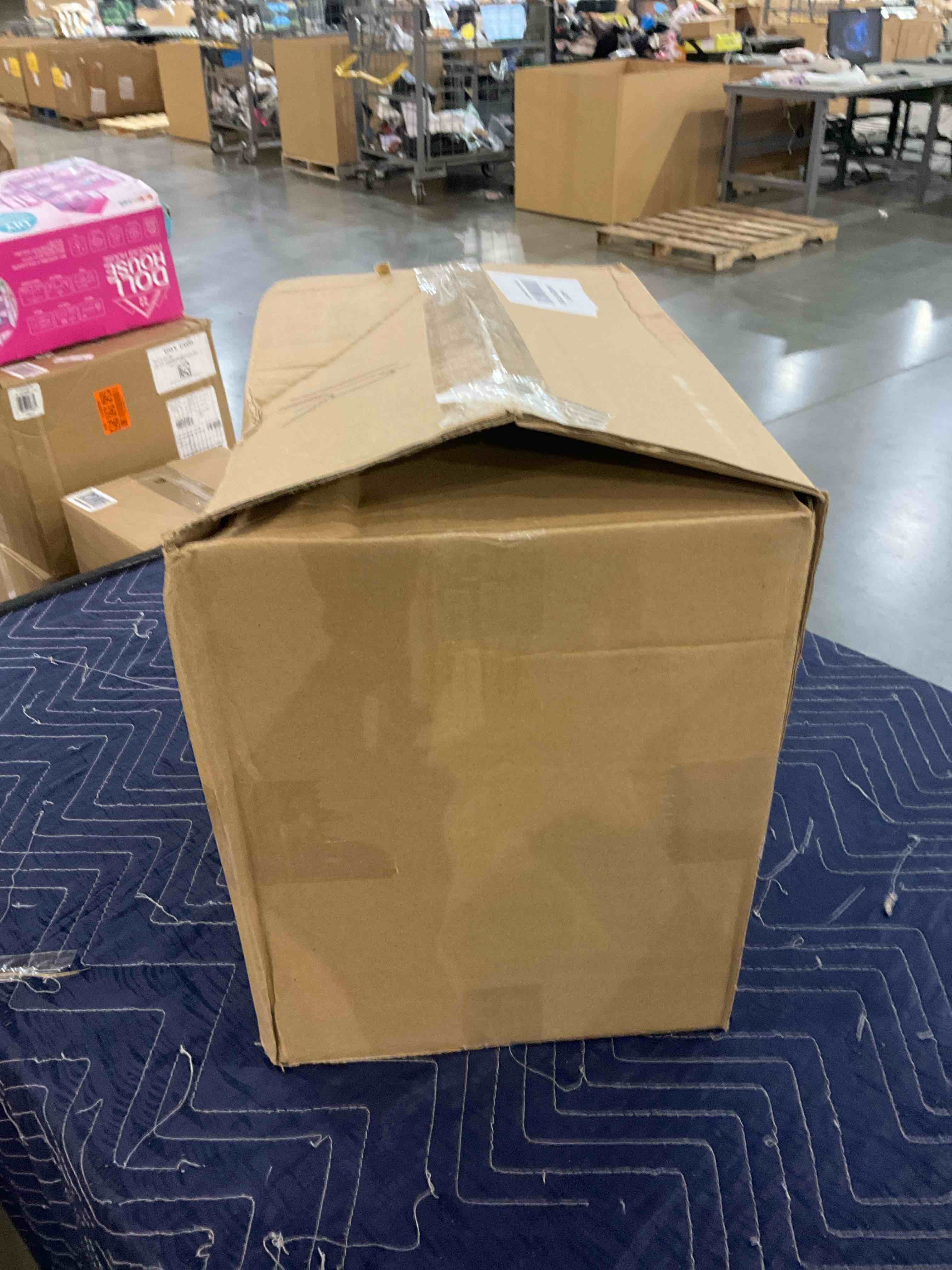 https://s3.amazonaws.com/lotting-images-prod/BargainHunt/BHL00087831_1706791840940.jpeg