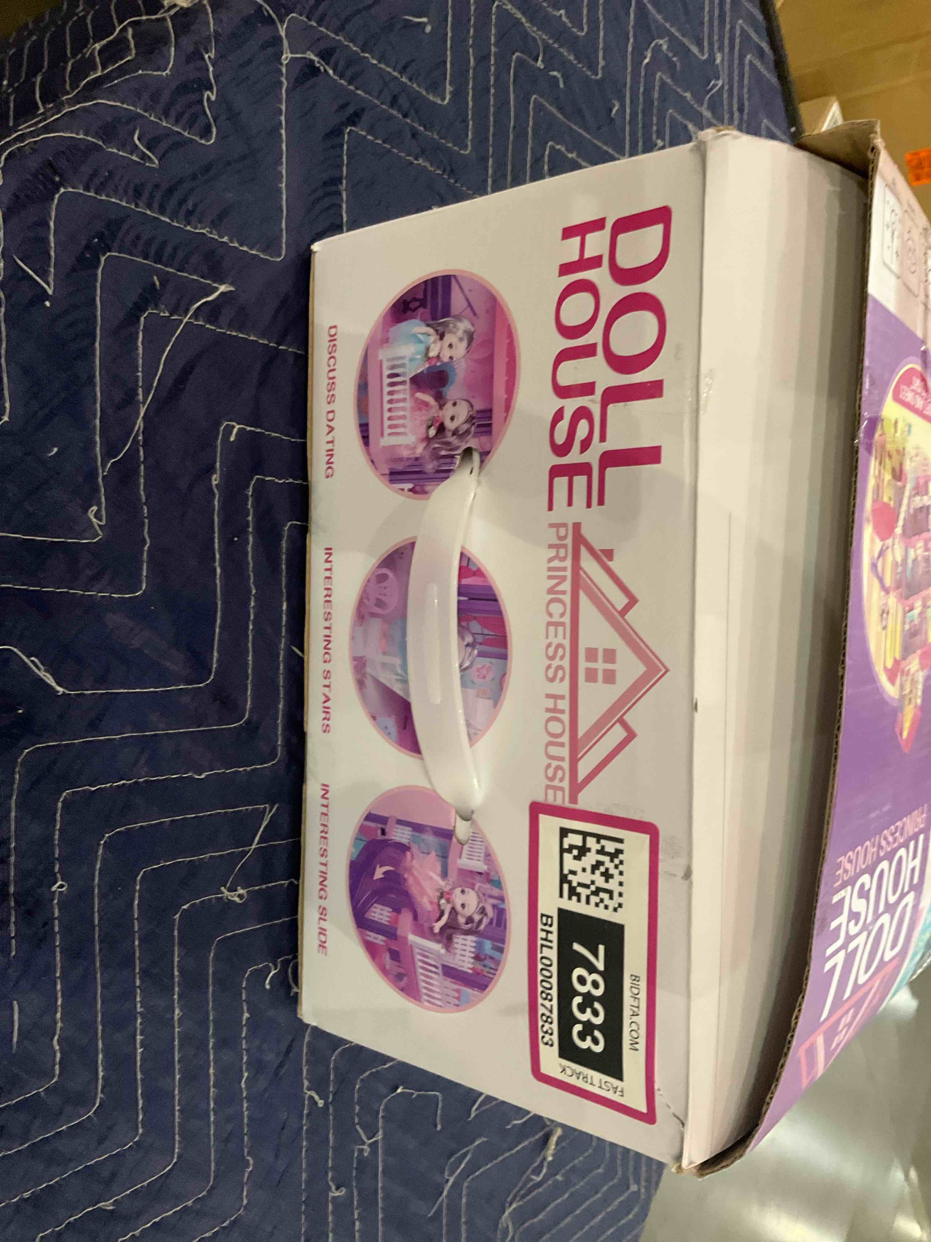 https://s3.amazonaws.com/lotting-images-prod/BargainHunt/BHL00087833_1706792522444.jpeg