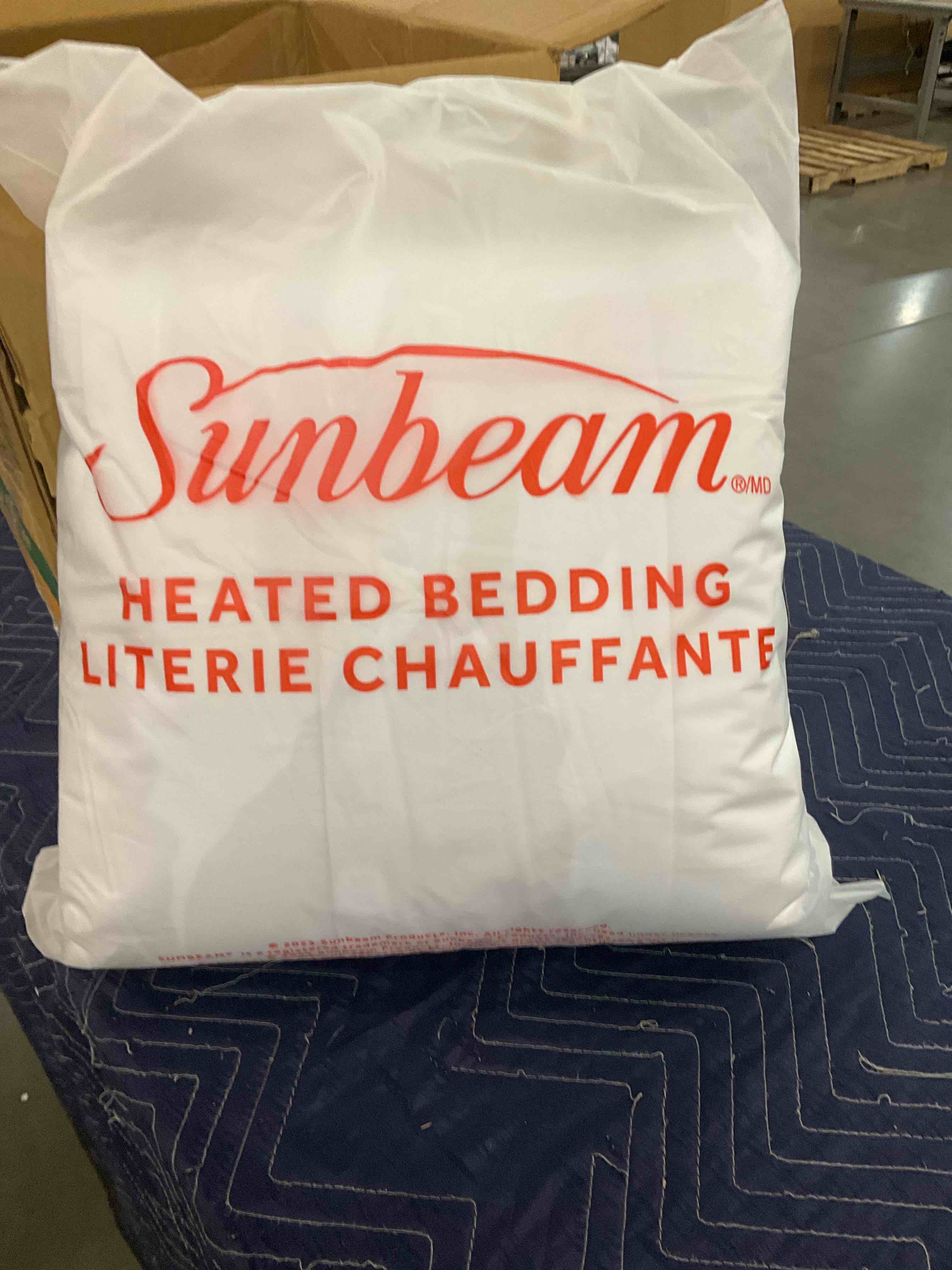 https://s3.amazonaws.com/lotting-images-prod/BargainHunt/BHL00087850_1706797192038.jpeg