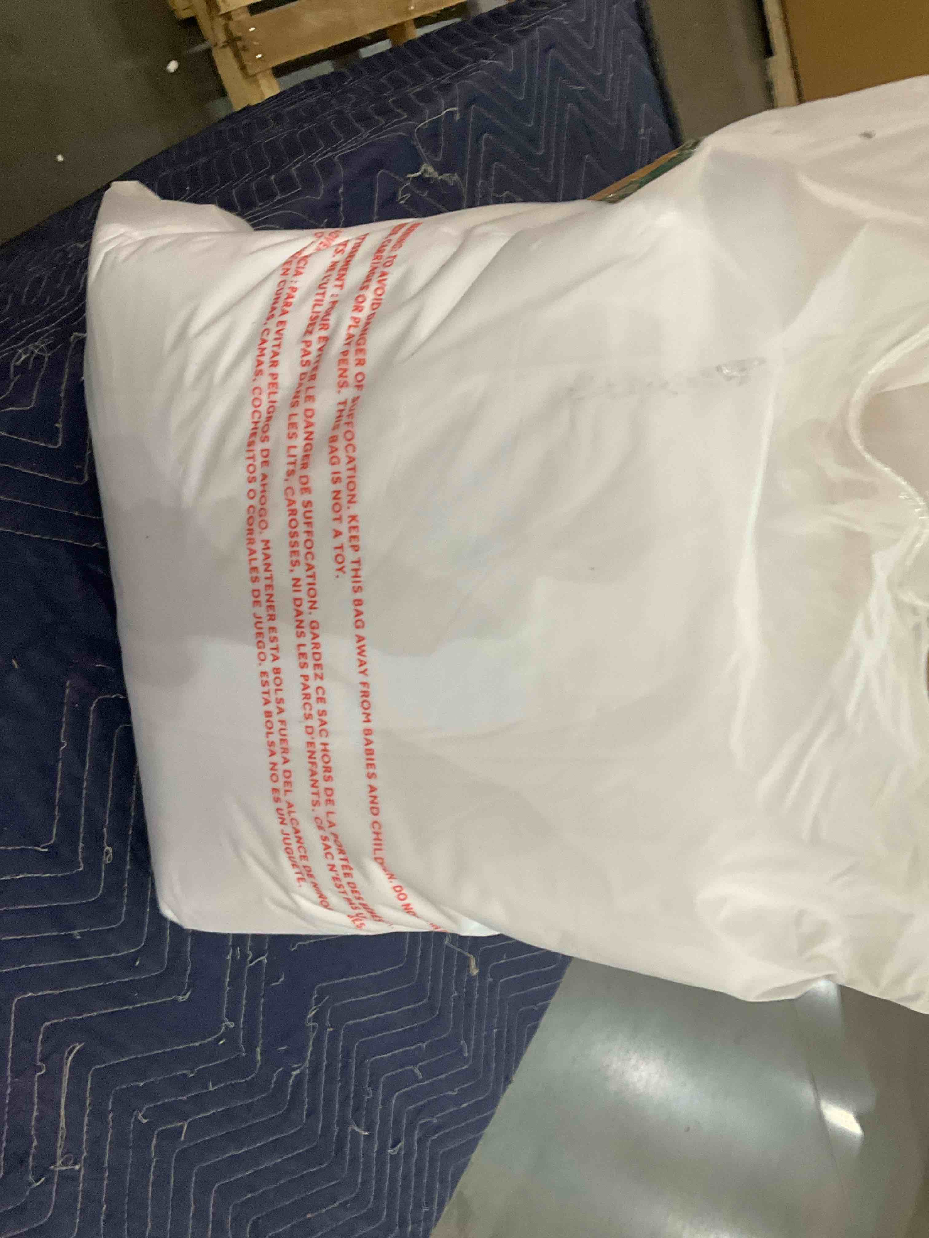 https://s3.amazonaws.com/lotting-images-prod/BargainHunt/BHL00087850_1706797205091.jpeg