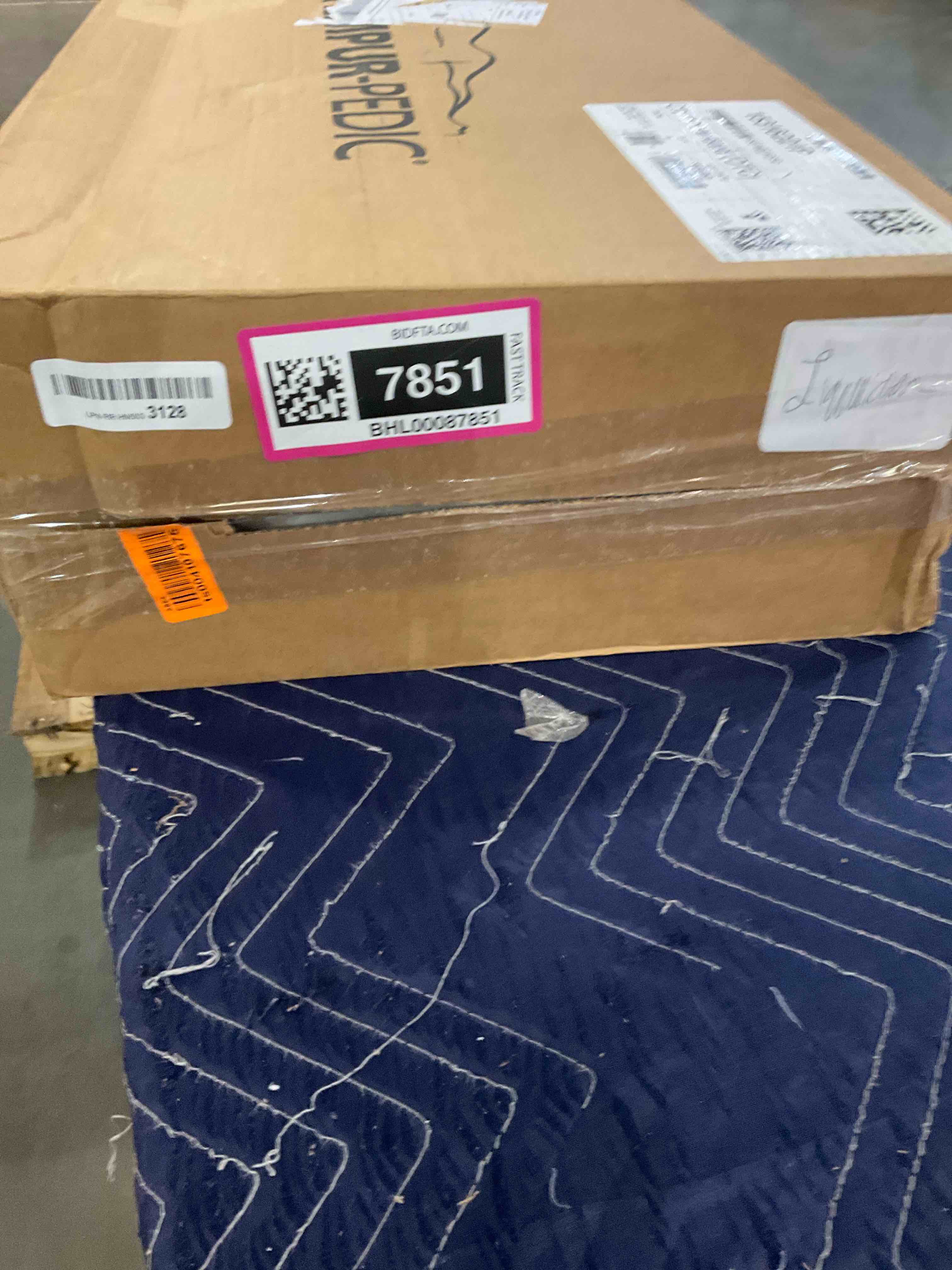 https://s3.amazonaws.com/lotting-images-prod/BargainHunt/BHL00087851_1706797372994.jpeg