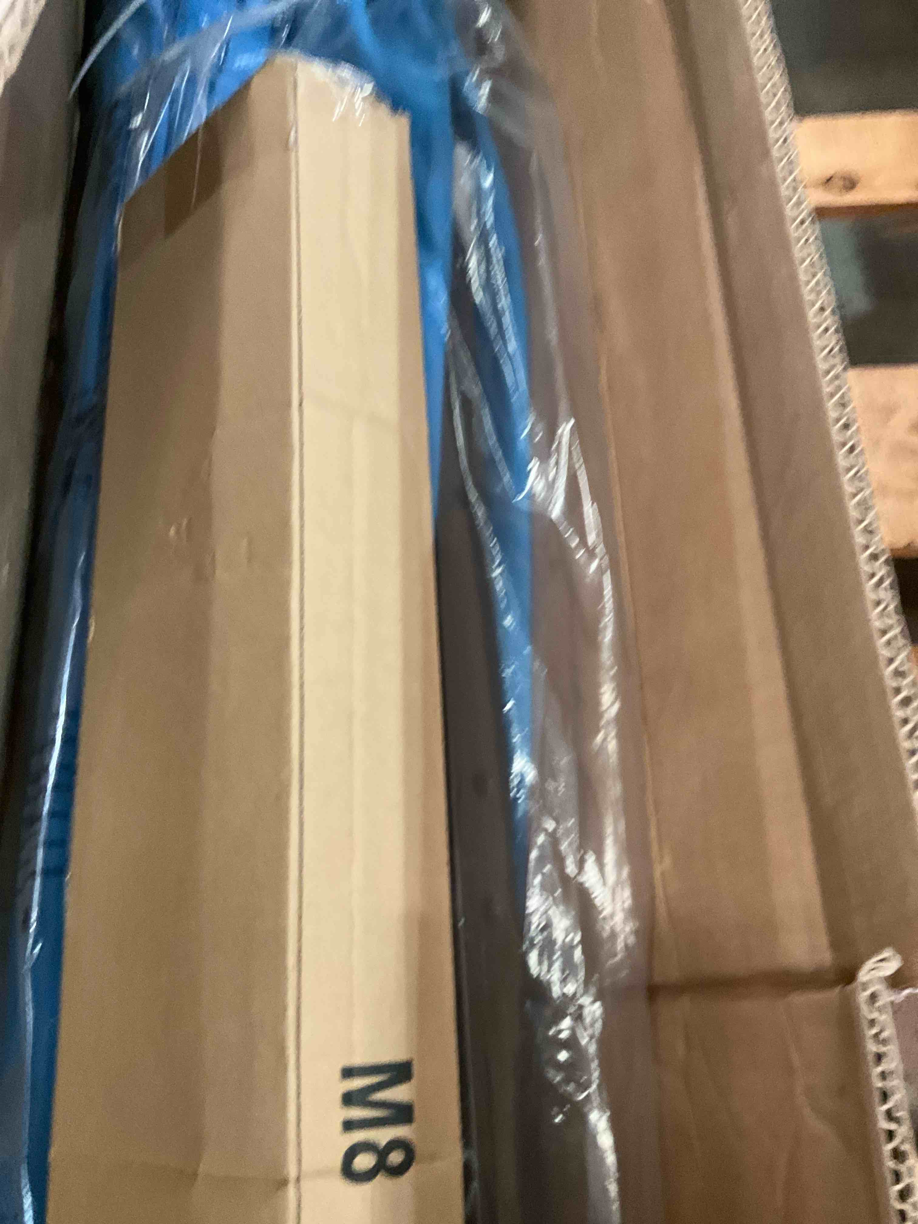 https://s3.amazonaws.com/lotting-images-prod/BargainHunt/BHL00089660_1721840058436.jpeg