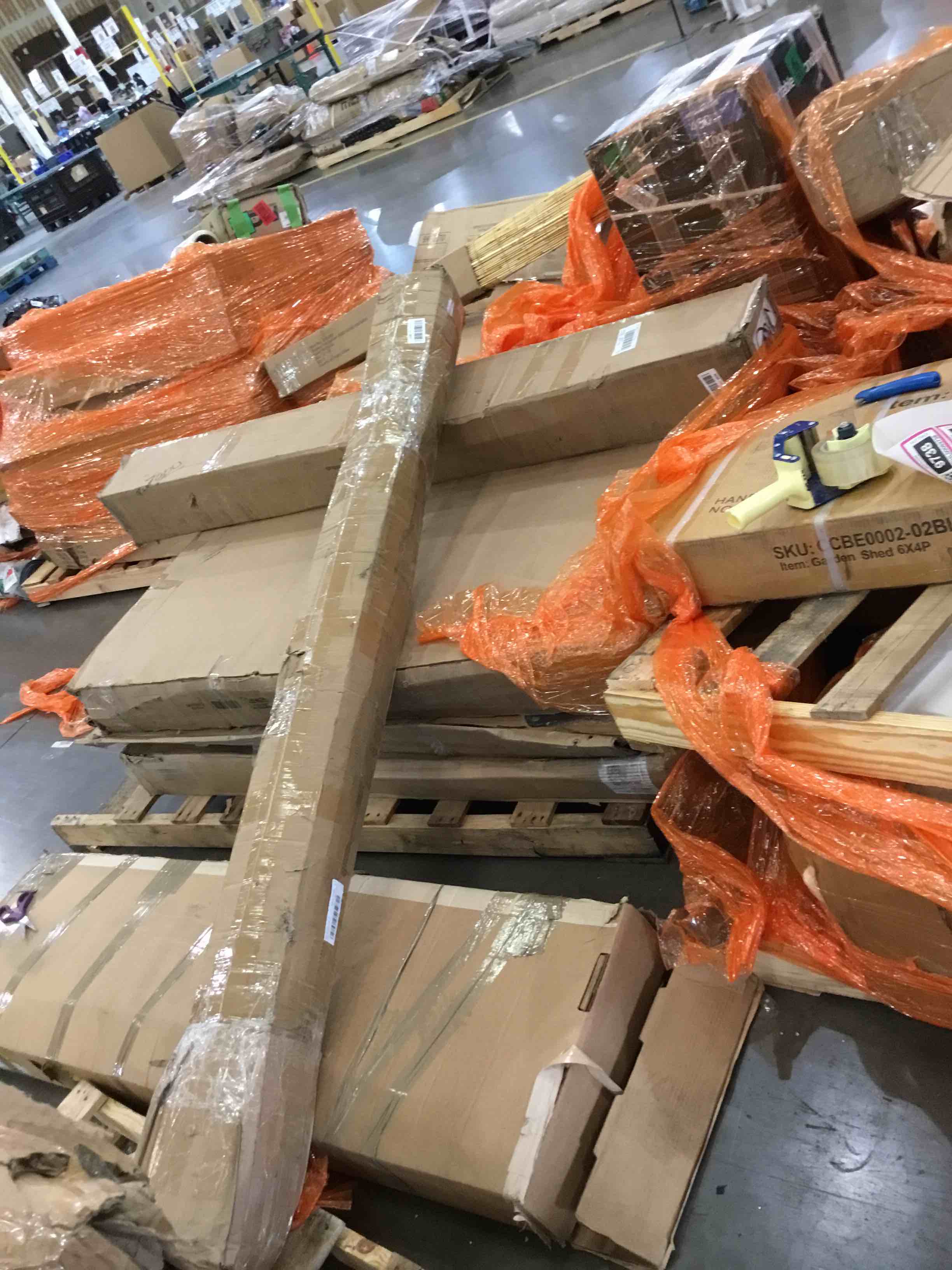 VEVOR Dance Floor, 6.6x23ft Dance Floor Roll, 0.06in Thick PVC Vinyl Dance Floor, Black/White Reversible Portable Dance Floor, Non-Slip Dance Flooring, Ballet Dance Floor for Jazz, Pop, Lyrical Style 6.6 x 23 ft Black/White