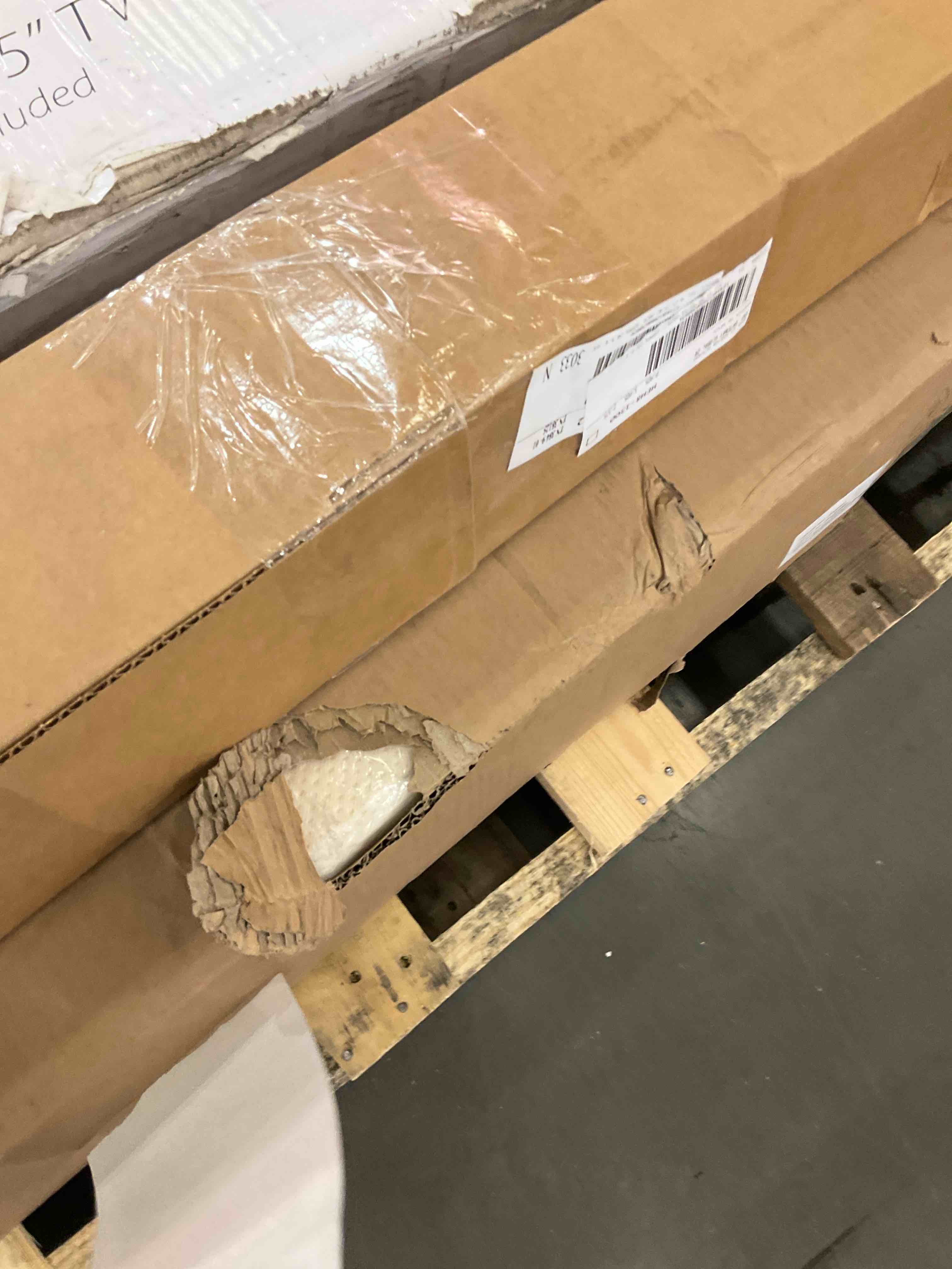https://s3.amazonaws.com/lotting-images-prod/BargainHunt/BHL00089767_1721918411791.jpeg