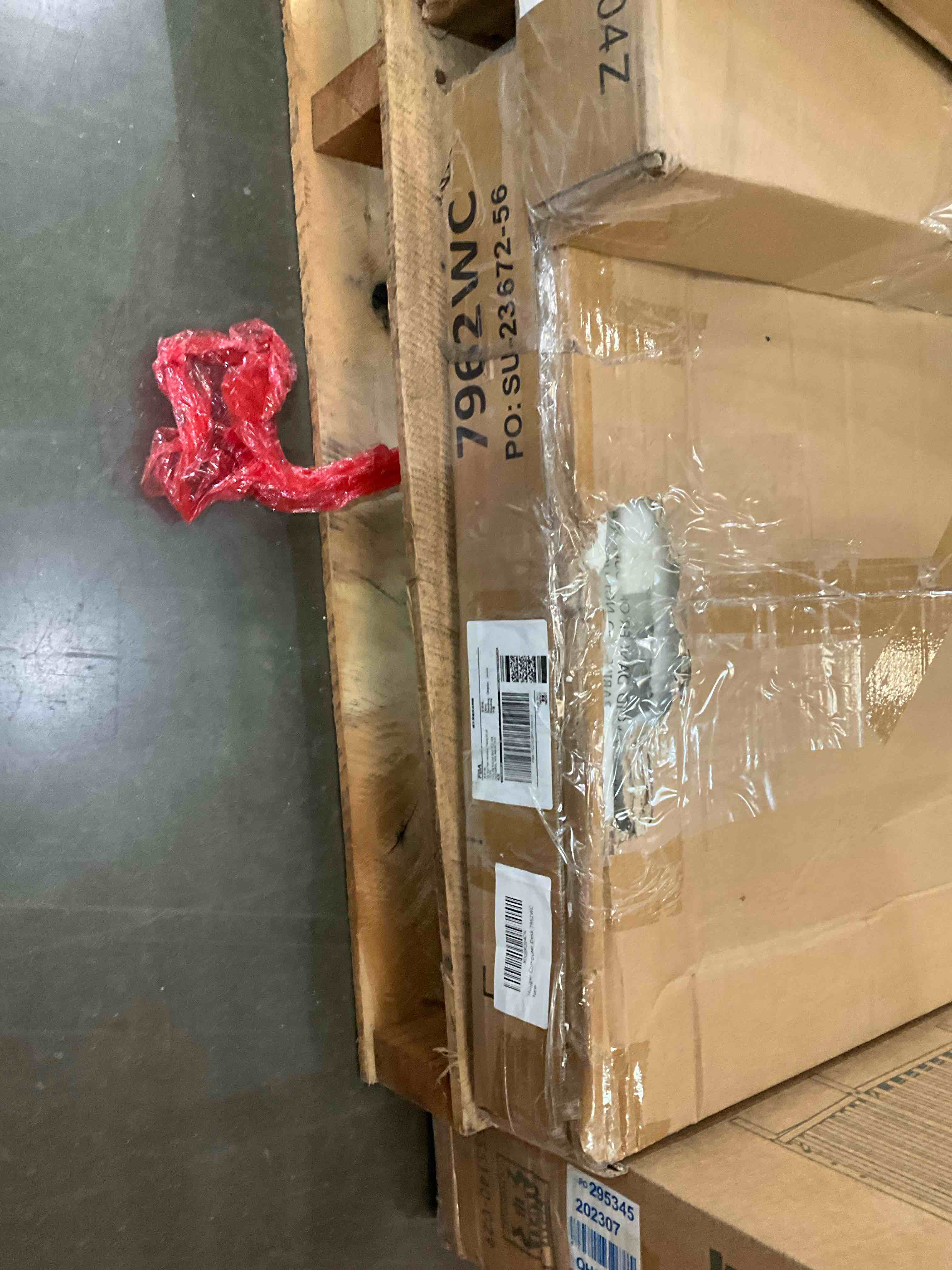 https://s3.amazonaws.com/lotting-images-prod/BargainHunt/BHL00100105_1708451449097.jpeg