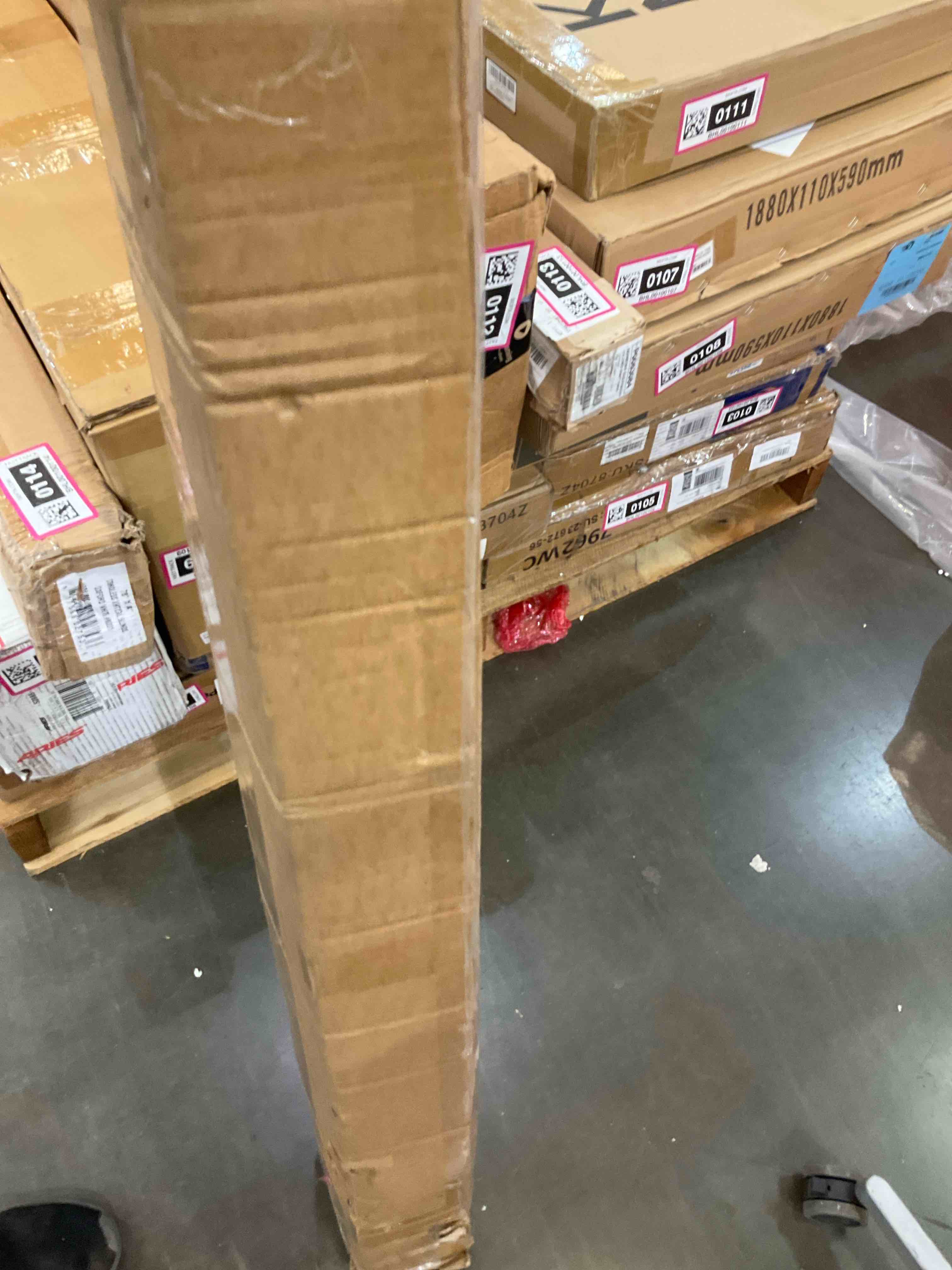 https://s3.amazonaws.com/lotting-images-prod/BargainHunt/BHL00100115_1708453530398.jpeg