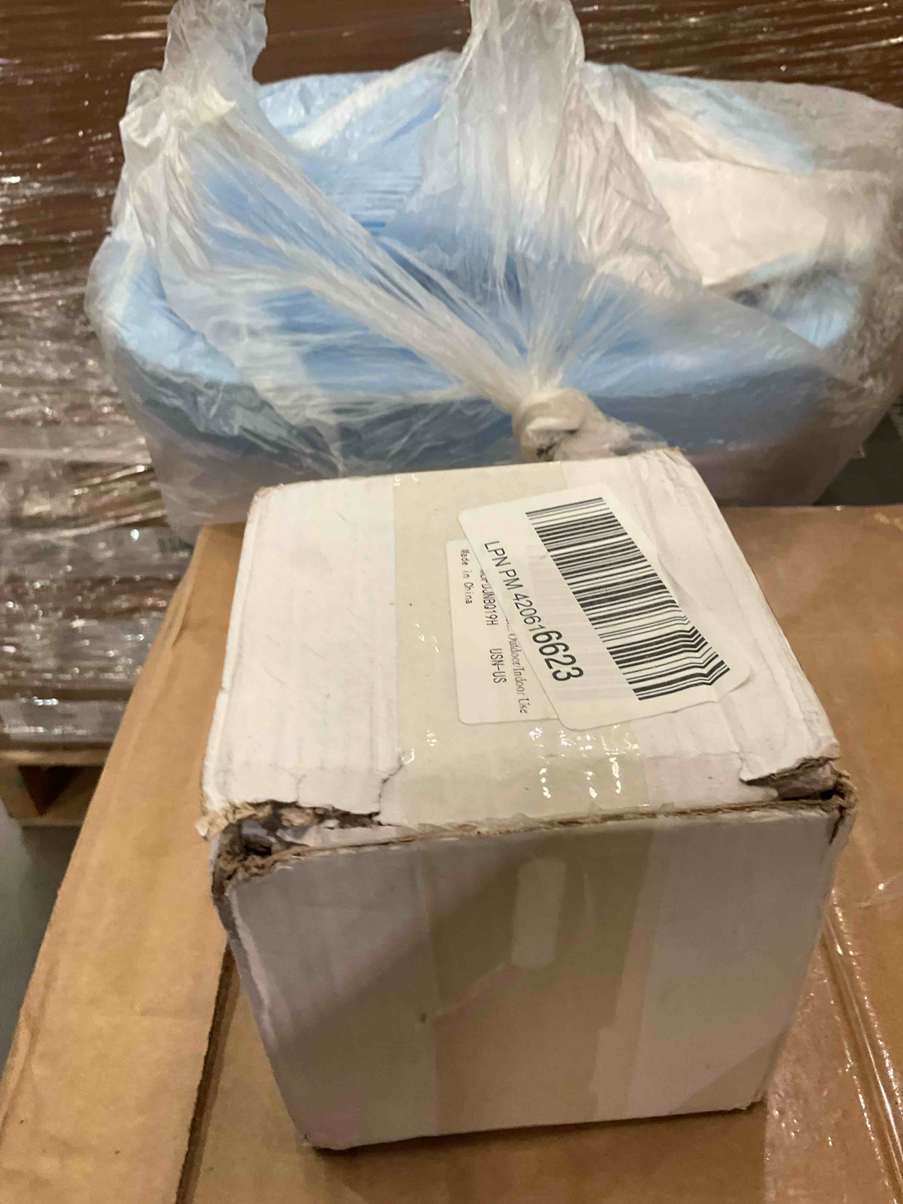 https://s3.amazonaws.com/lotting-images-prod/BargainHunt/BHL00100127_1708456928952.jpeg