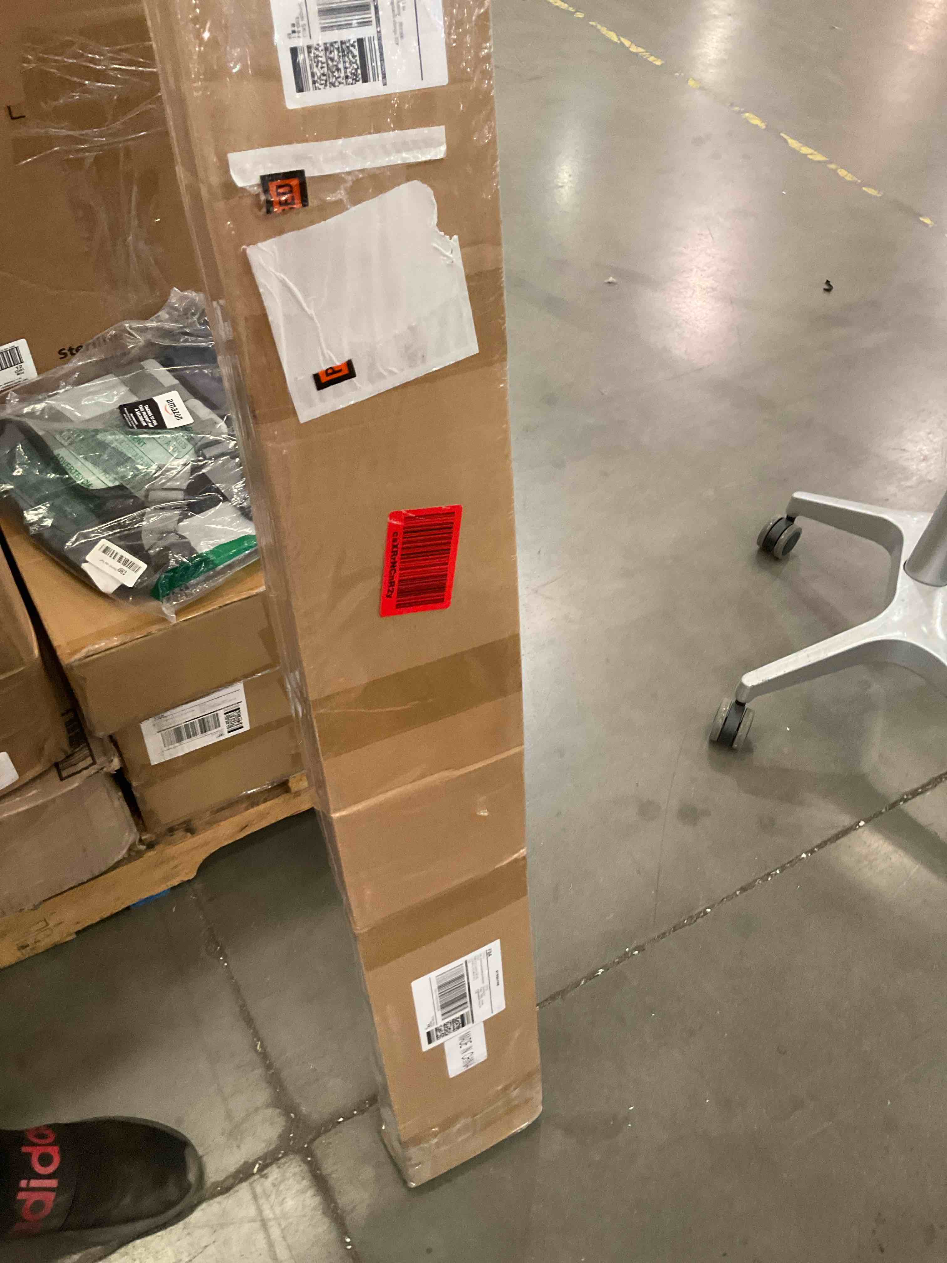 https://s3.amazonaws.com/lotting-images-prod/BargainHunt/BHL00100128_1708457119007.jpeg