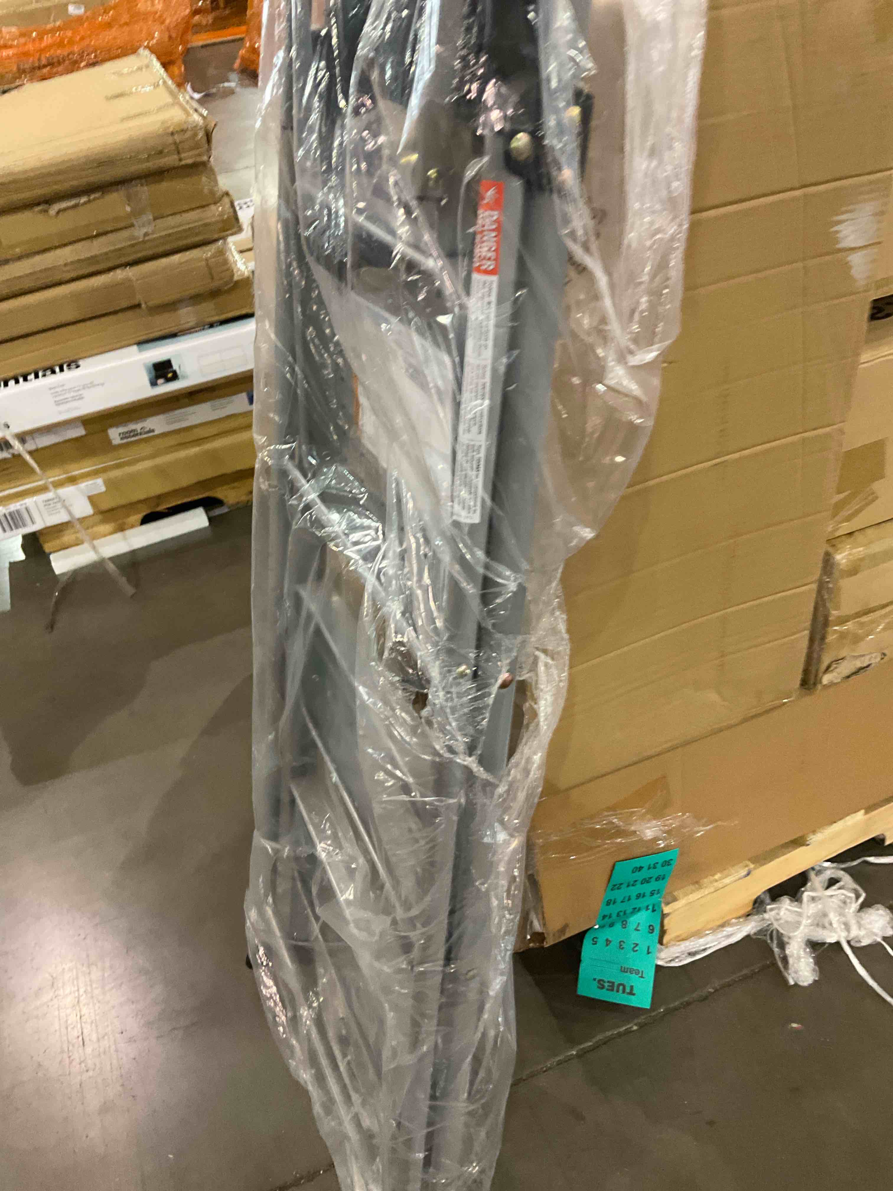 https://s3.amazonaws.com/lotting-images-prod/BargainHunt/BHL00100181_1708521708853.jpeg
