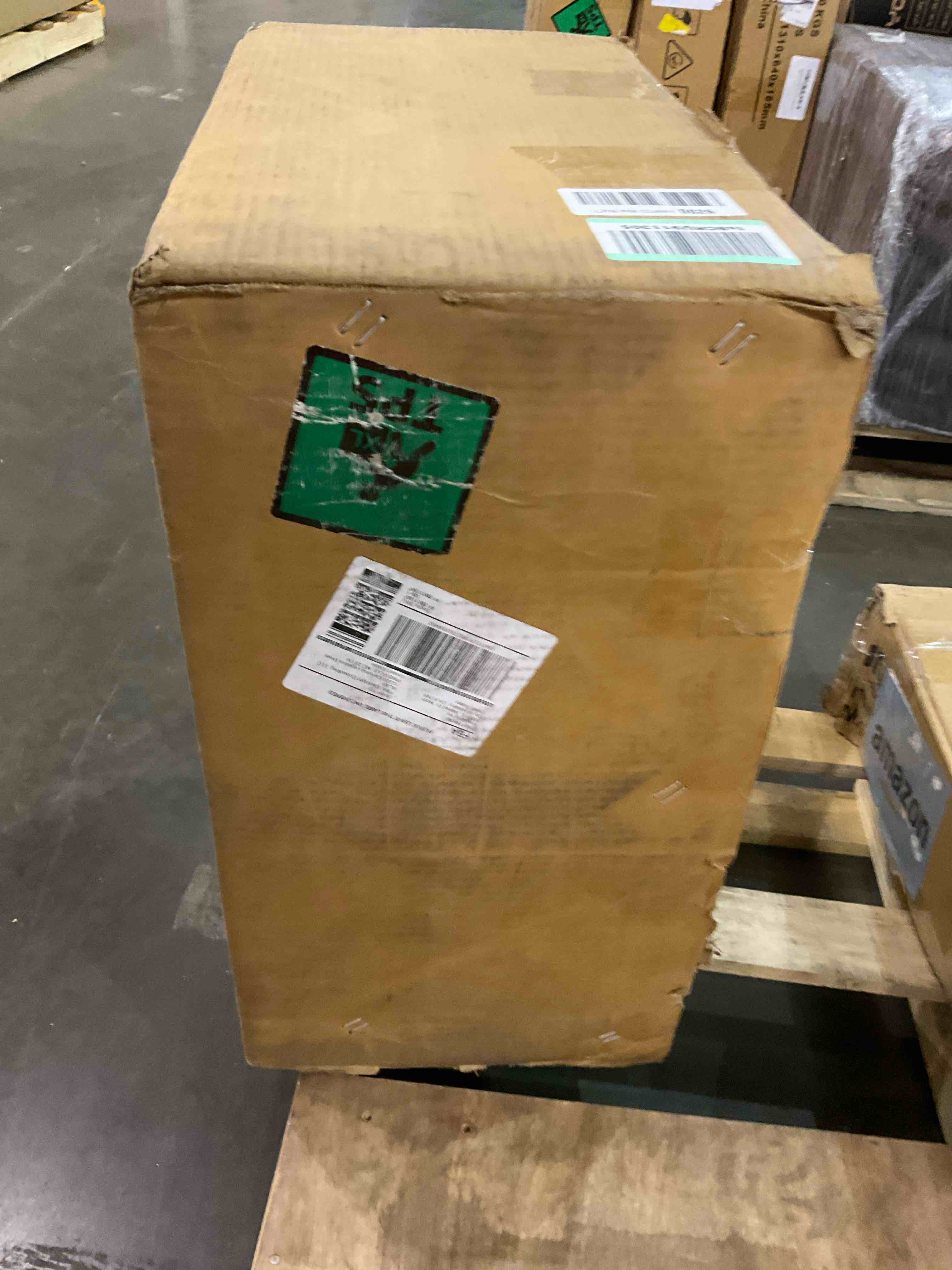 https://s3.amazonaws.com/lotting-images-prod/BargainHunt/BHL00100251_1708608021508.jpeg