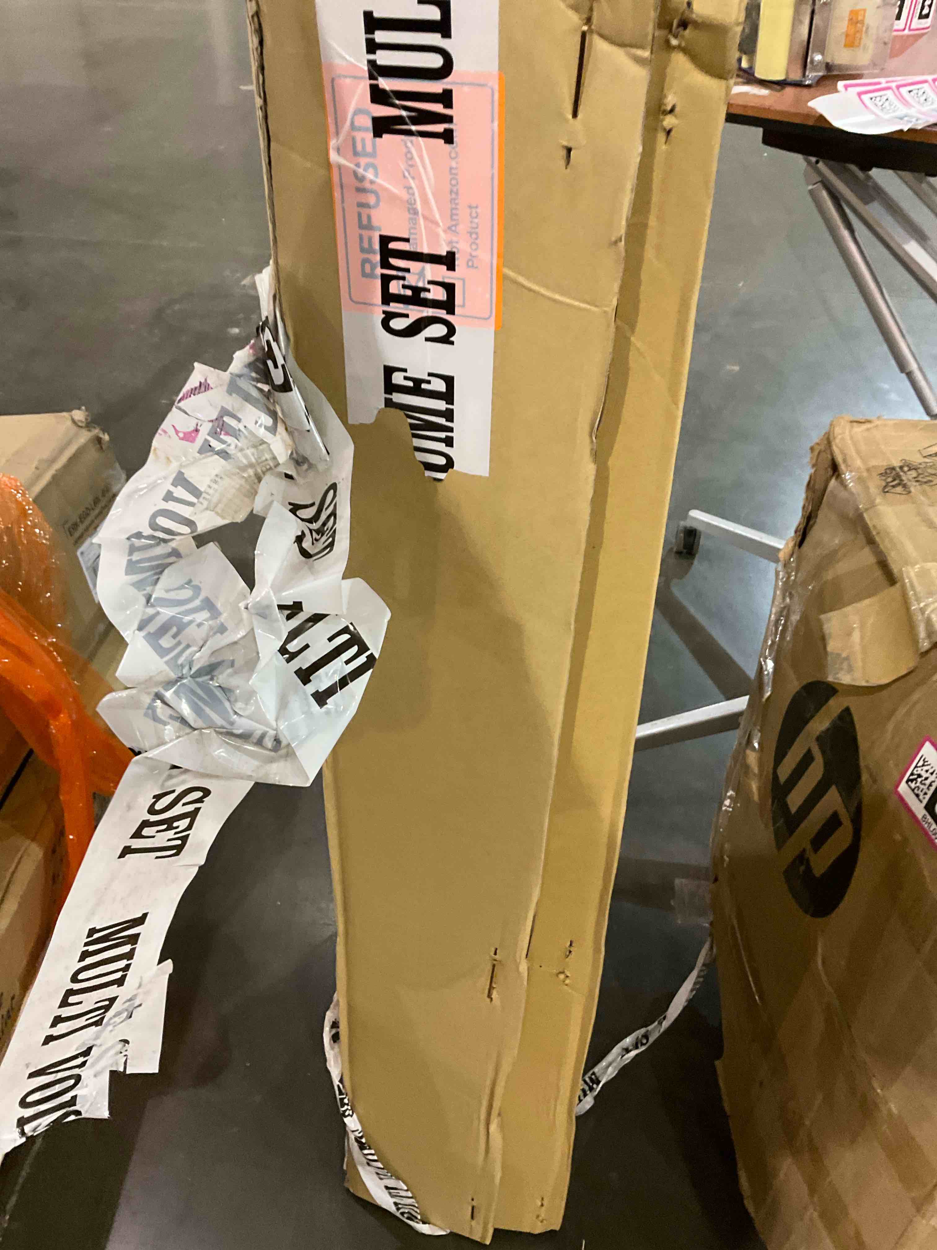 https://s3.amazonaws.com/lotting-images-prod/BargainHunt/BHL00100302_1708690711212.jpeg