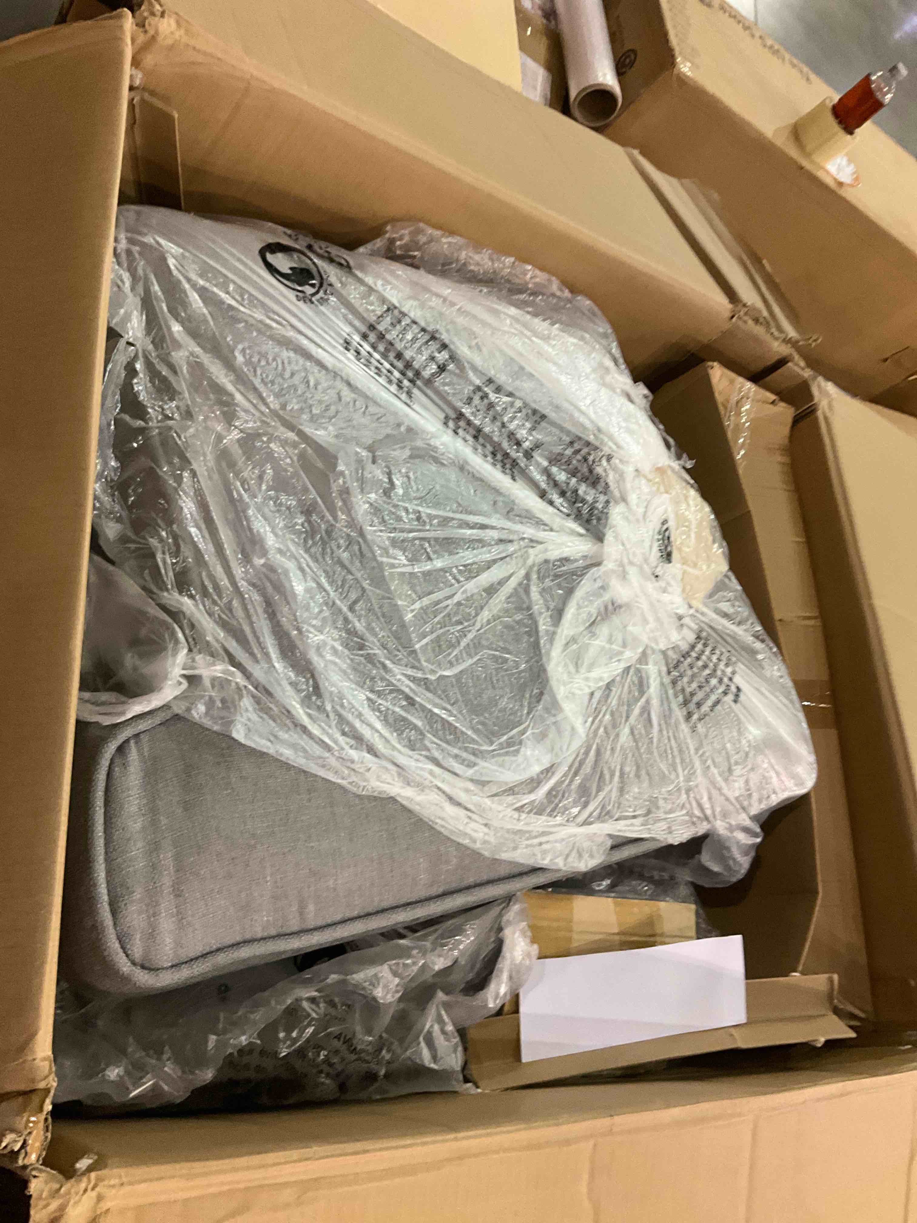 https://s3.amazonaws.com/lotting-images-prod/BargainHunt/BHL00100705_1707826995803.jpeg