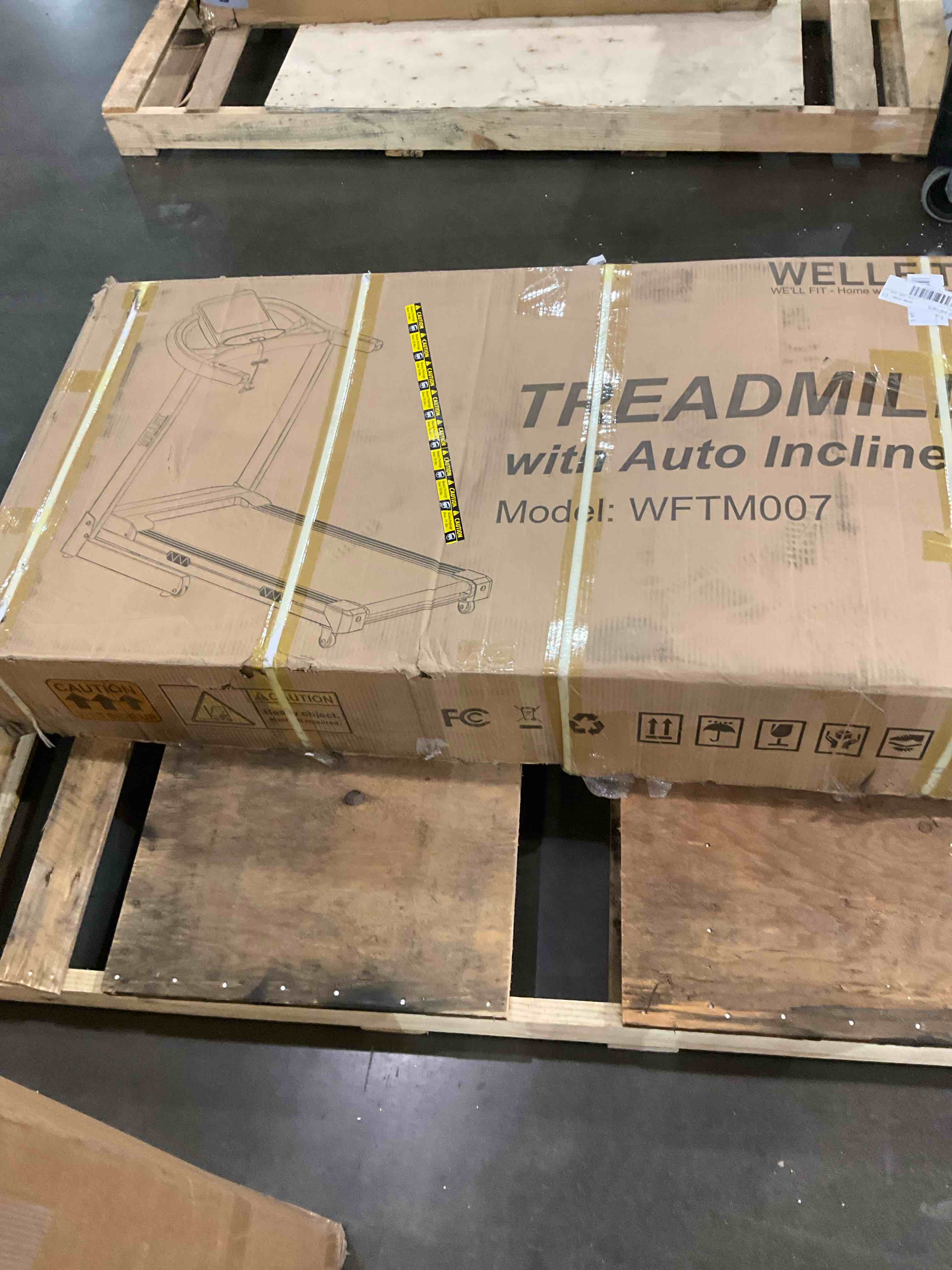 https://s3.amazonaws.com/lotting-images-prod/BargainHunt/BHL00100882_1708694319685.jpeg