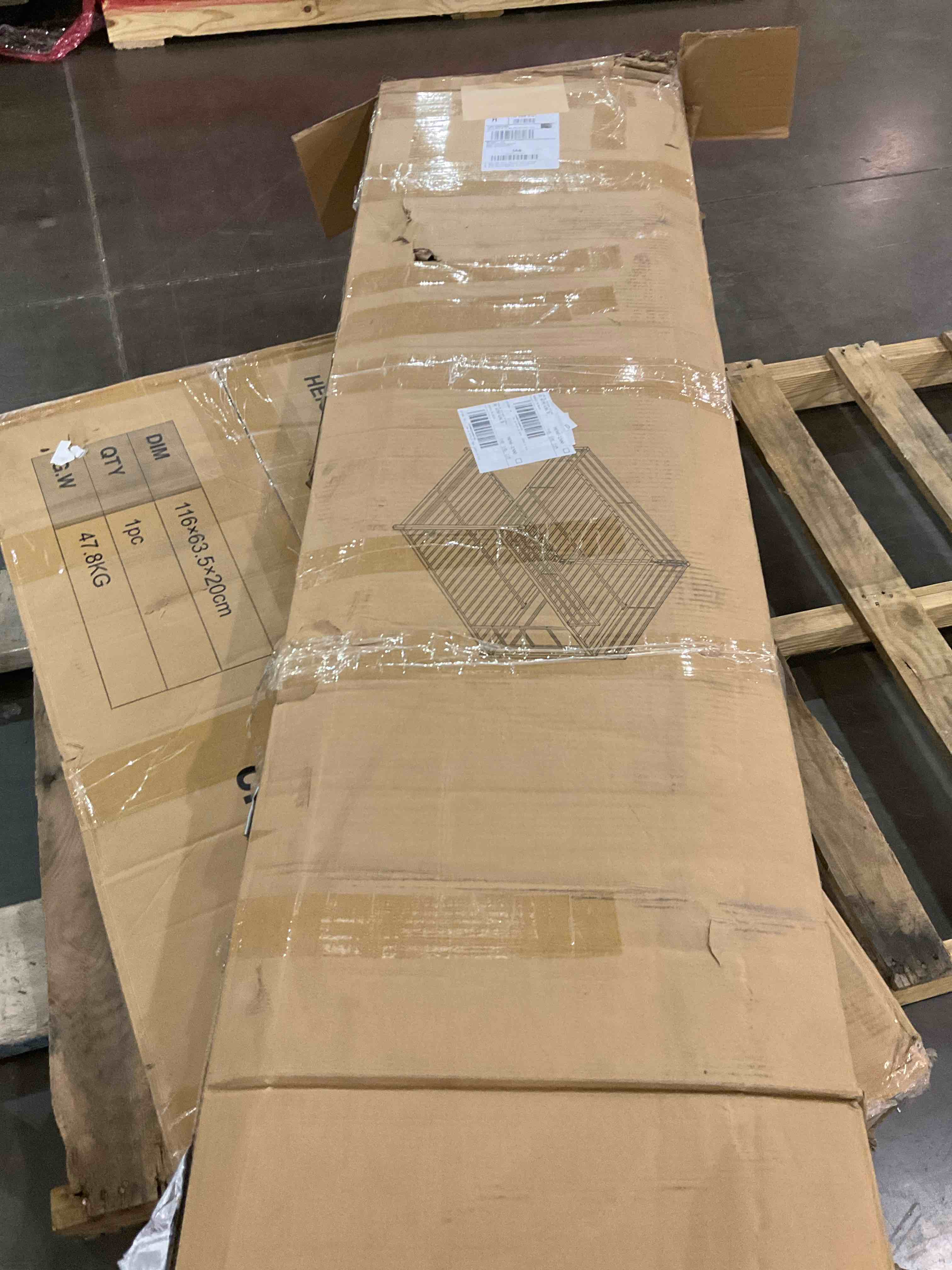 https://s3.amazonaws.com/lotting-images-prod/BargainHunt/BHL00100964_1709556753424.jpeg