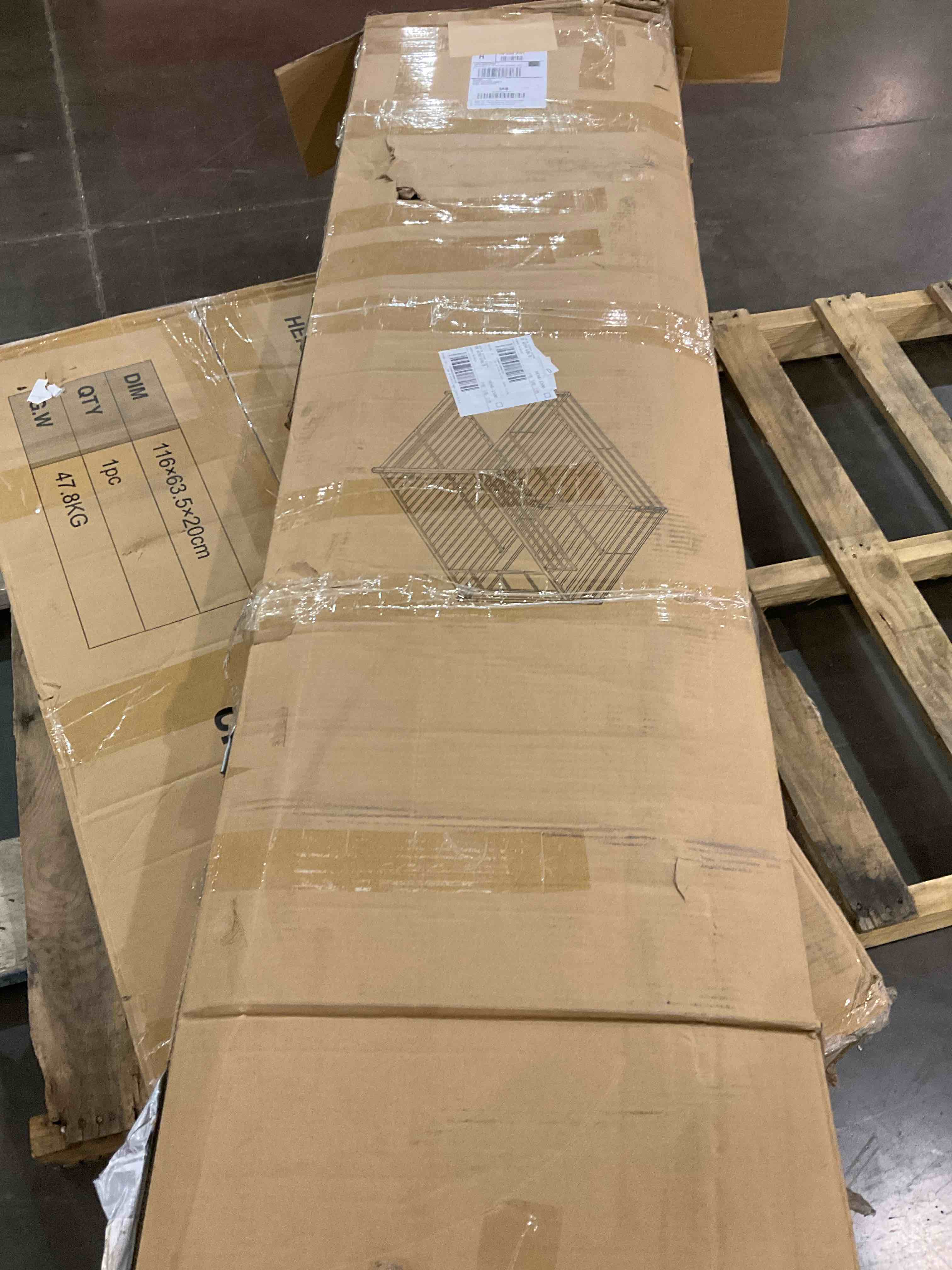 https://s3.amazonaws.com/lotting-images-prod/BargainHunt/BHL00100964_1709556754637.jpeg