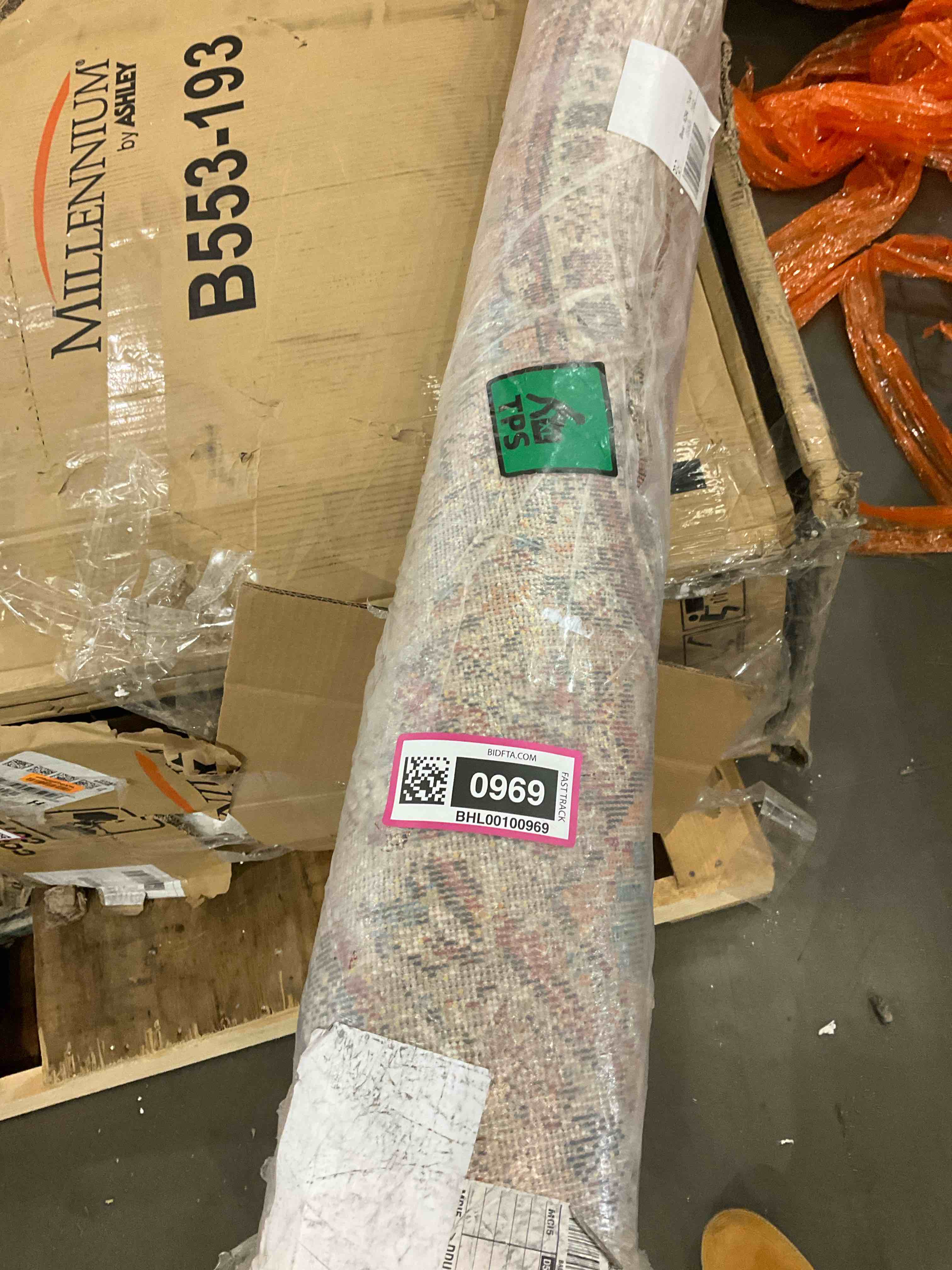 https://s3.amazonaws.com/lotting-images-prod/BargainHunt/BHL00100969_1709559163299.jpeg