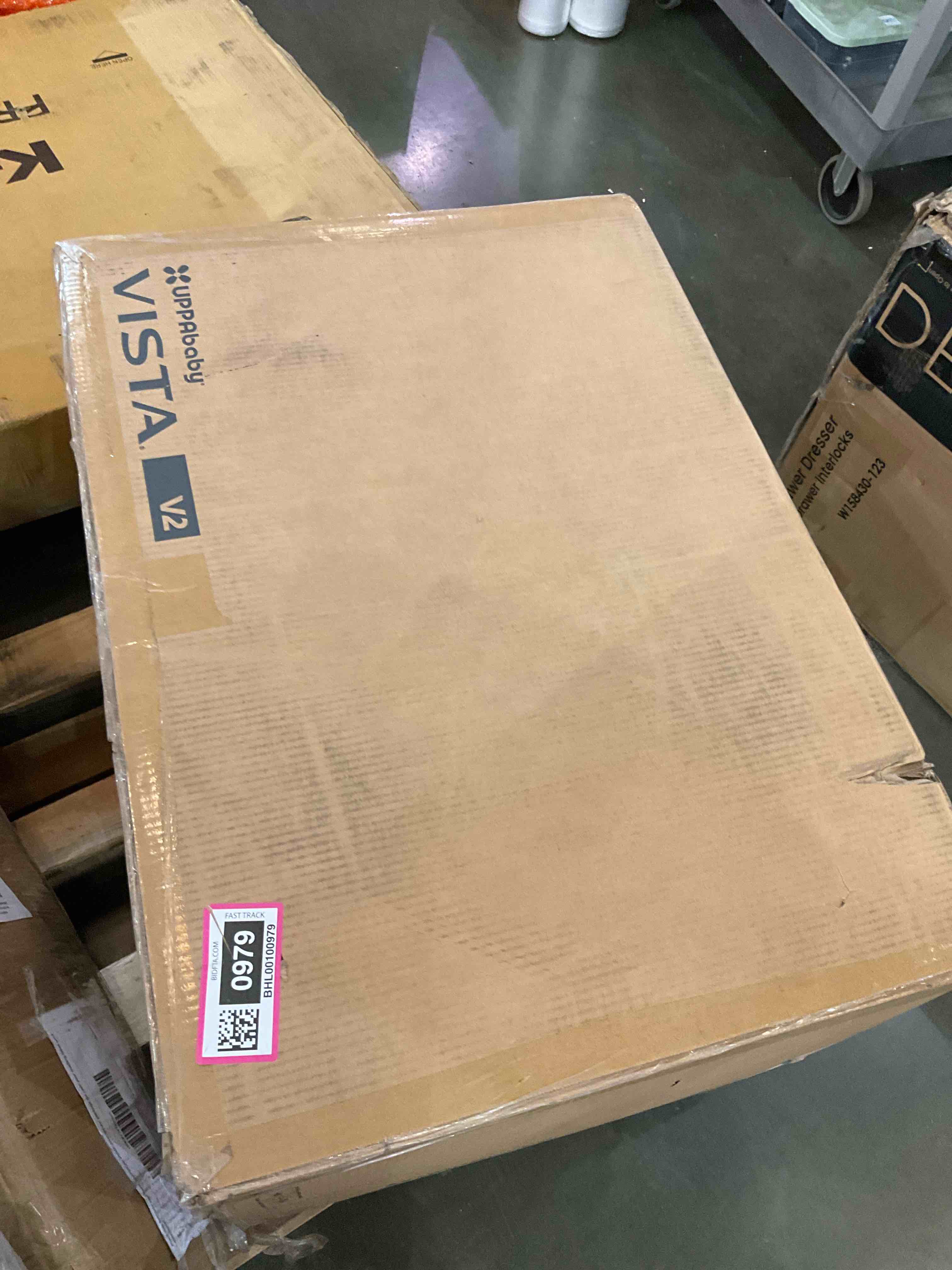 https://s3.amazonaws.com/lotting-images-prod/BargainHunt/BHL00100979_1709567625178.jpeg