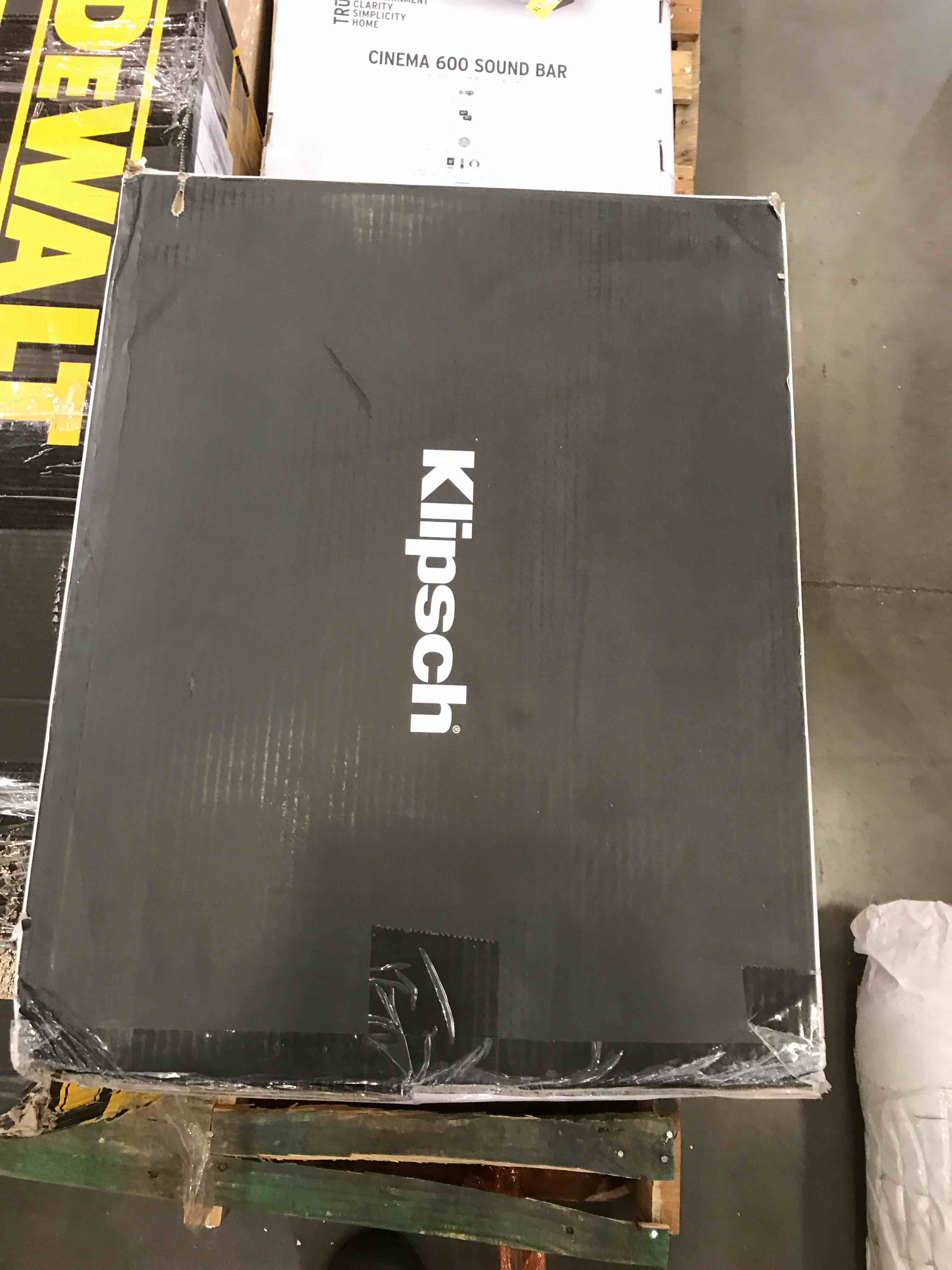 https://s3.amazonaws.com/lotting-images-prod/BargainHunt/BHL00101141_1708012820664.jpeg