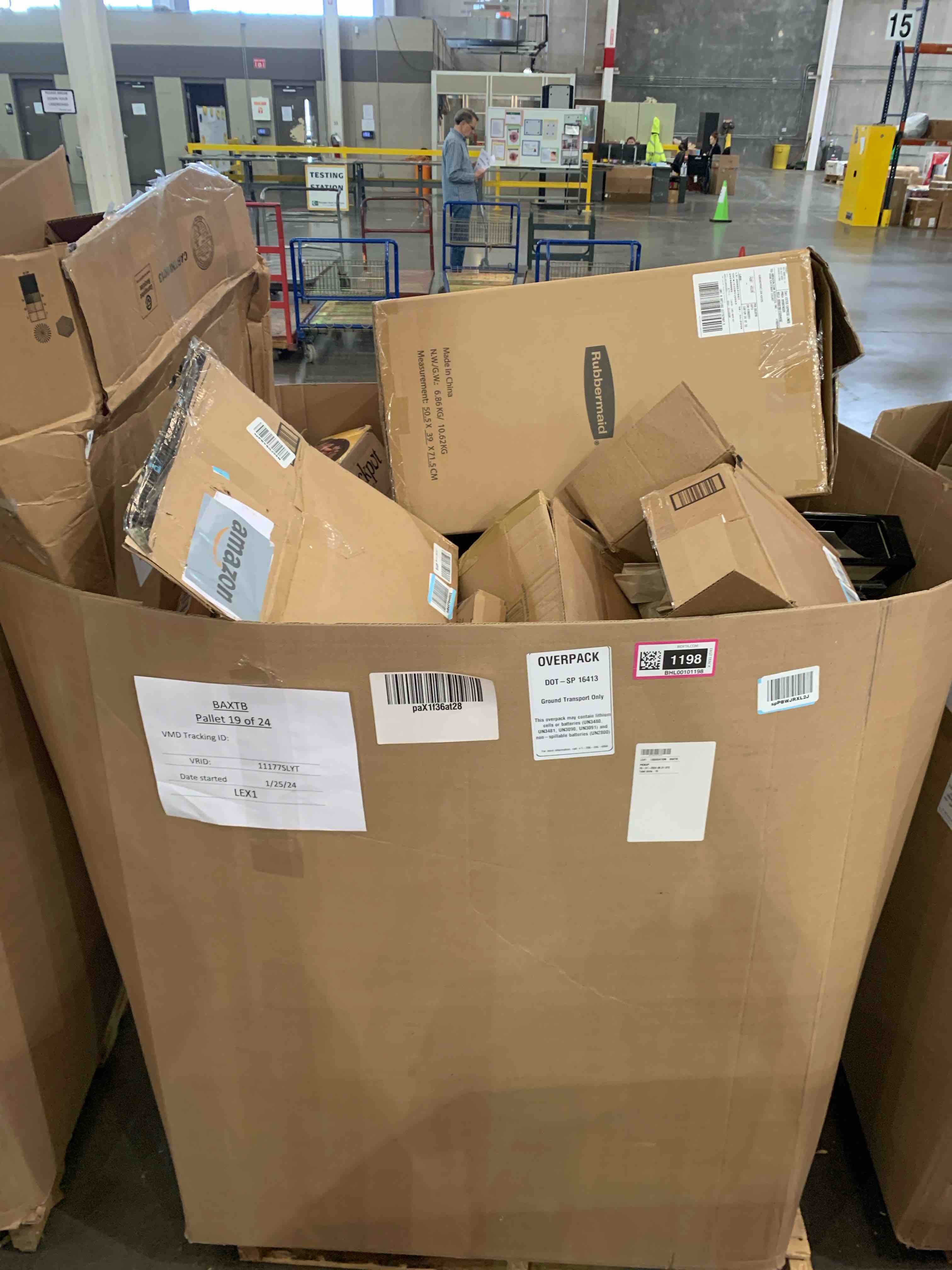 https://s3.amazonaws.com/lotting-images-prod/BargainHunt/BHL00101198_1708965019905.jpeg