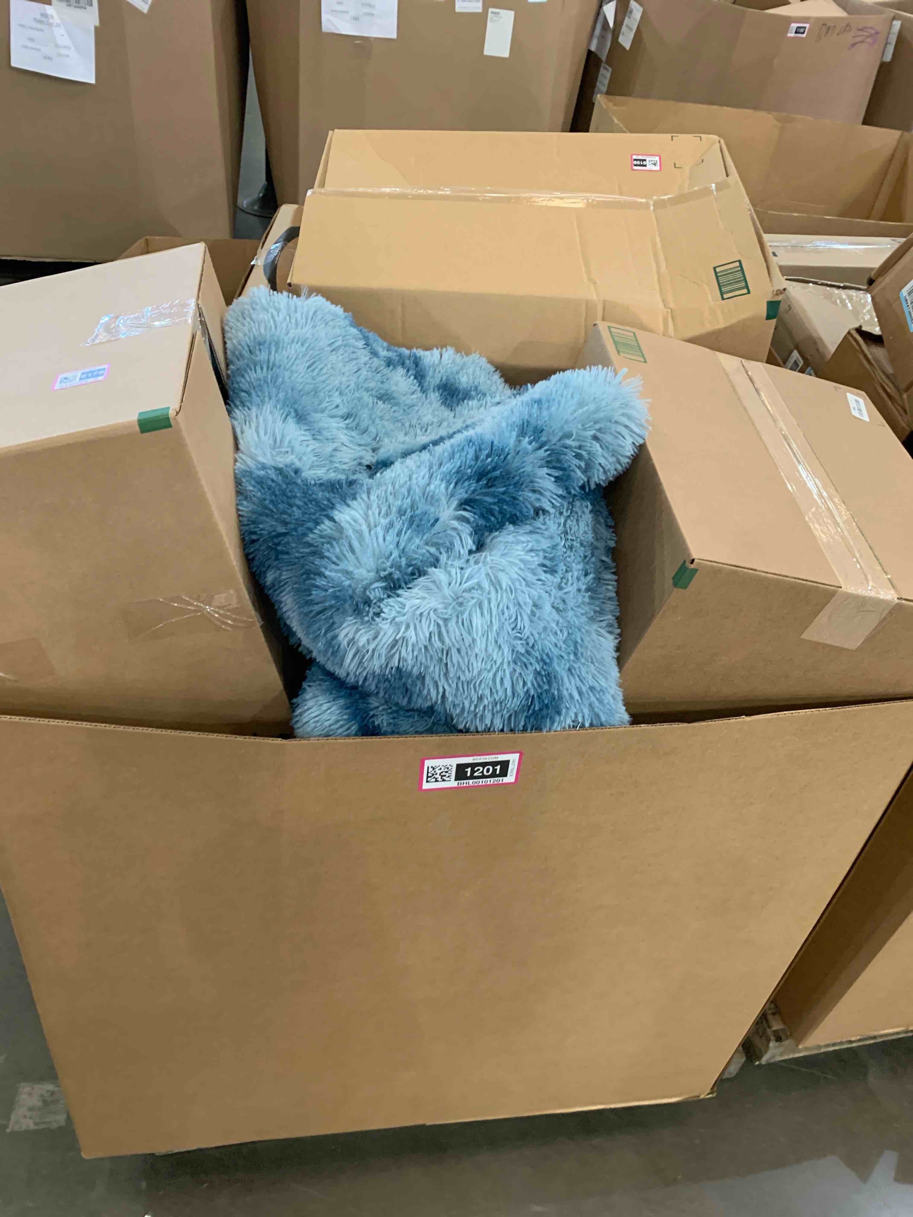 https://s3.amazonaws.com/lotting-images-prod/BargainHunt/BHL00101201_1708965350473.jpeg