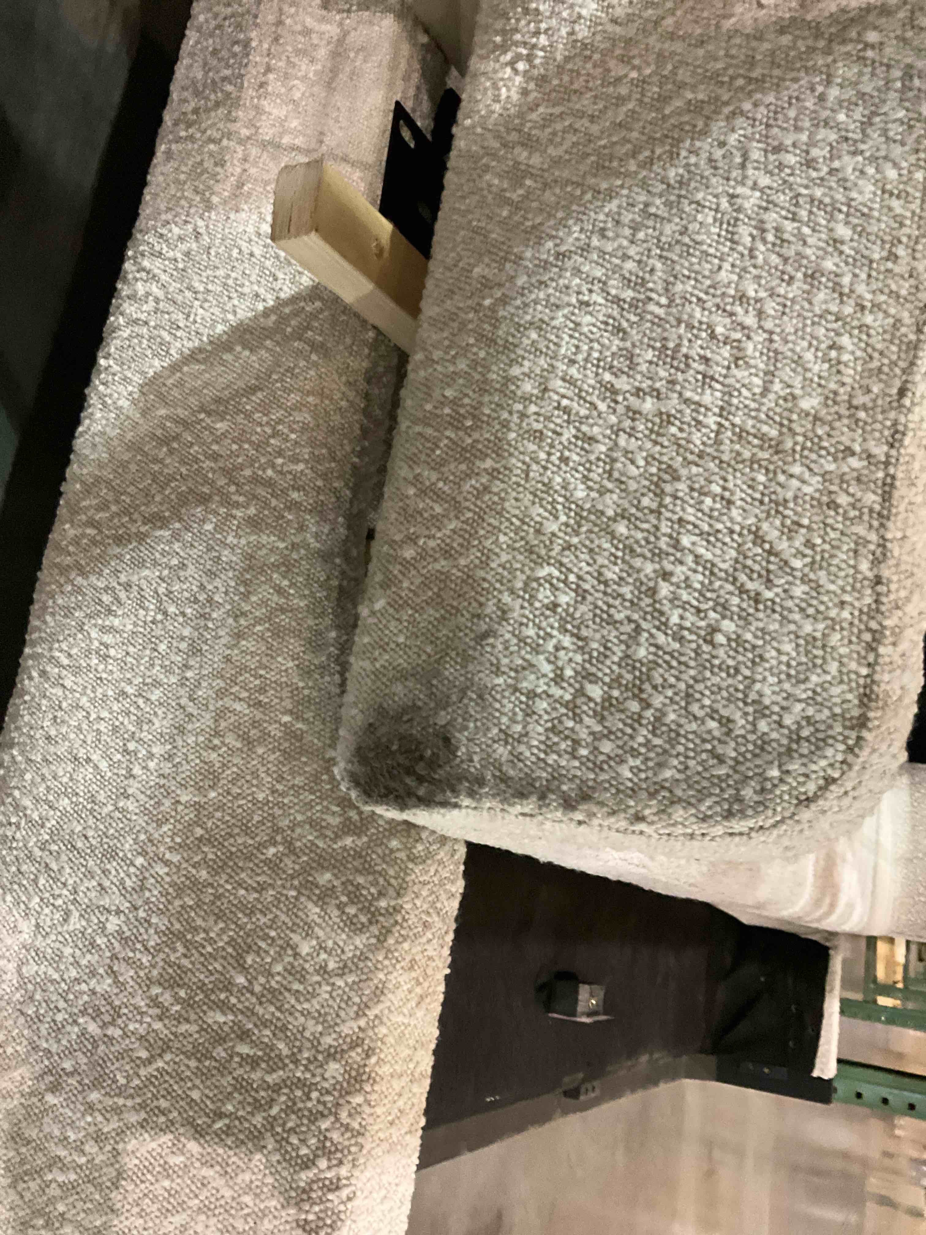 https://s3.amazonaws.com/lotting-images-prod/BargainHunt/BHL00101213_1710519329709.jpeg