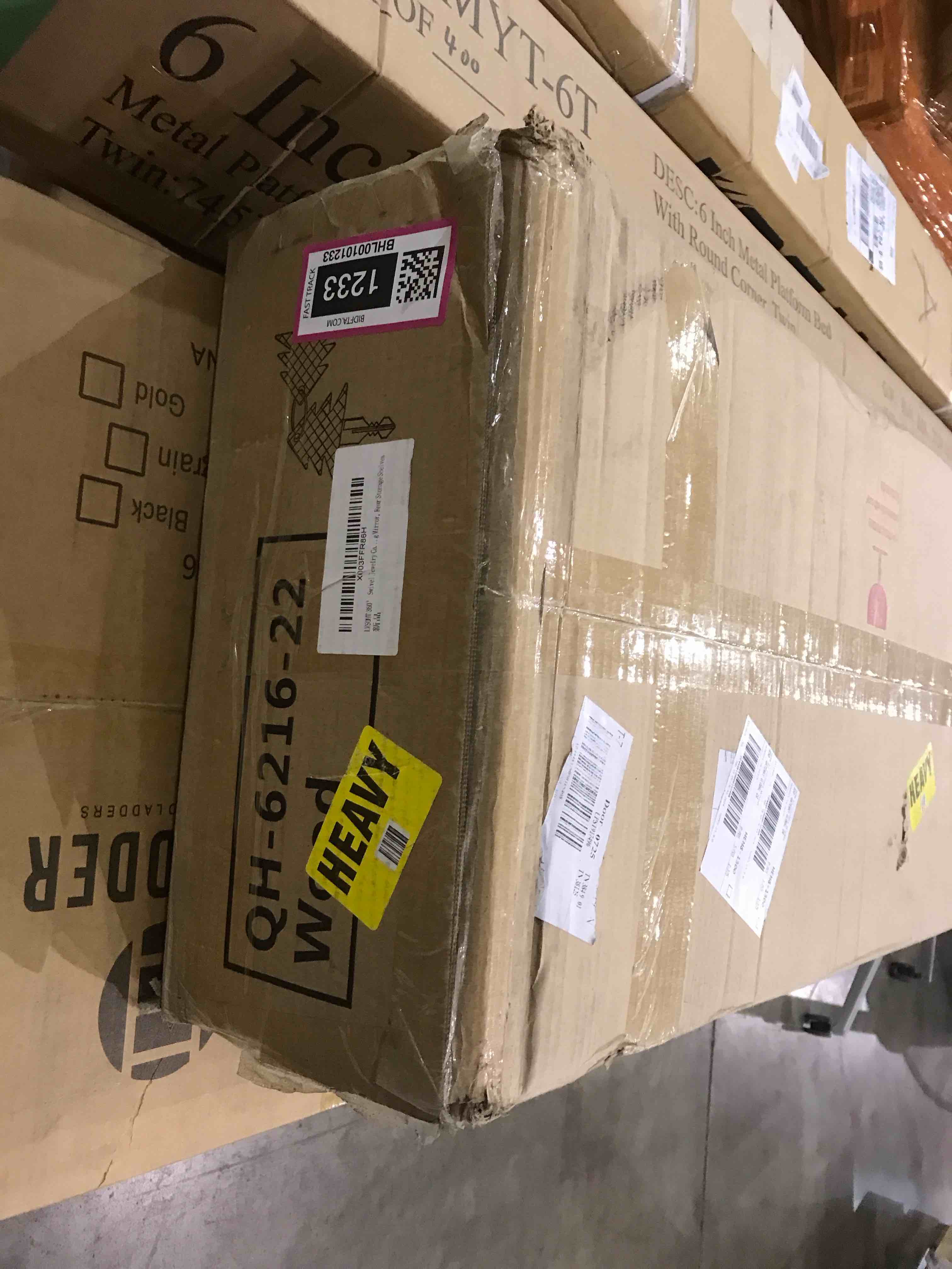 https://s3.amazonaws.com/lotting-images-prod/BargainHunt/BHL00101233_1709643454498.jpeg