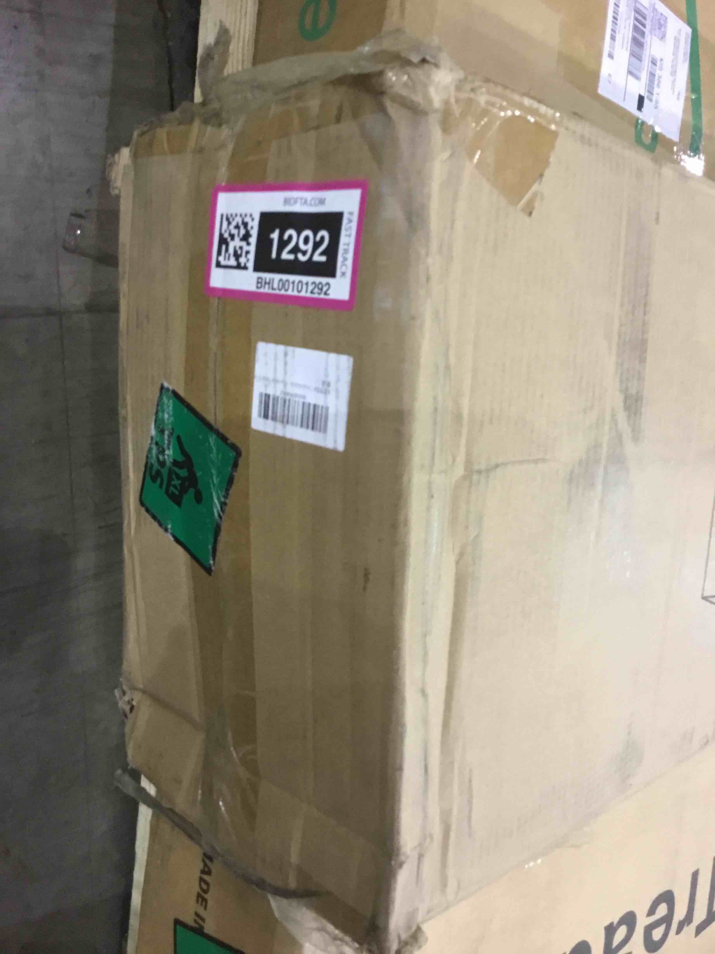 https://s3.amazonaws.com/lotting-images-prod/BargainHunt/BHL00101292_1709903189627.jpeg