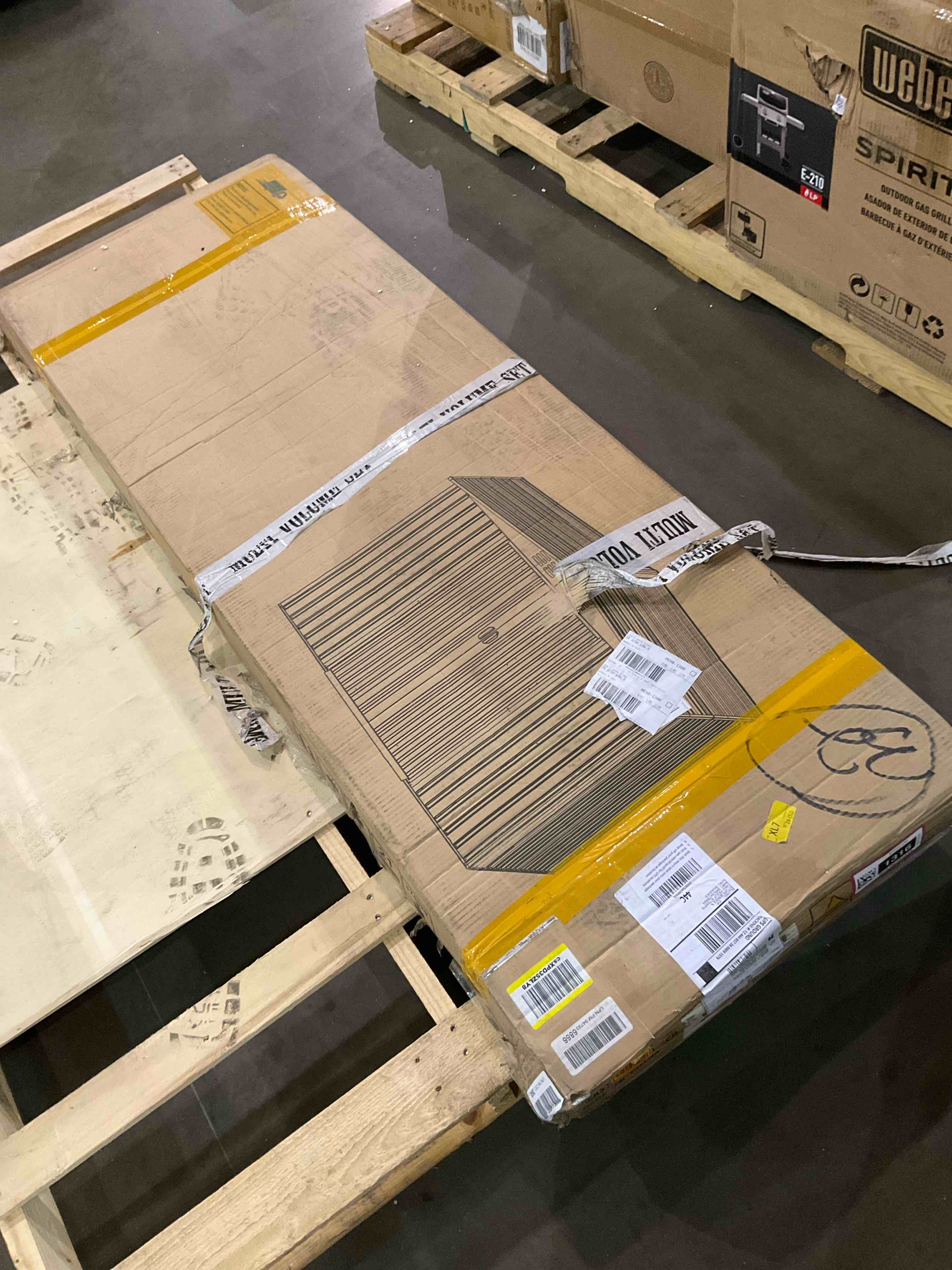 https://s3.amazonaws.com/lotting-images-prod/BargainHunt/BHL00101316_1710243210767.jpeg