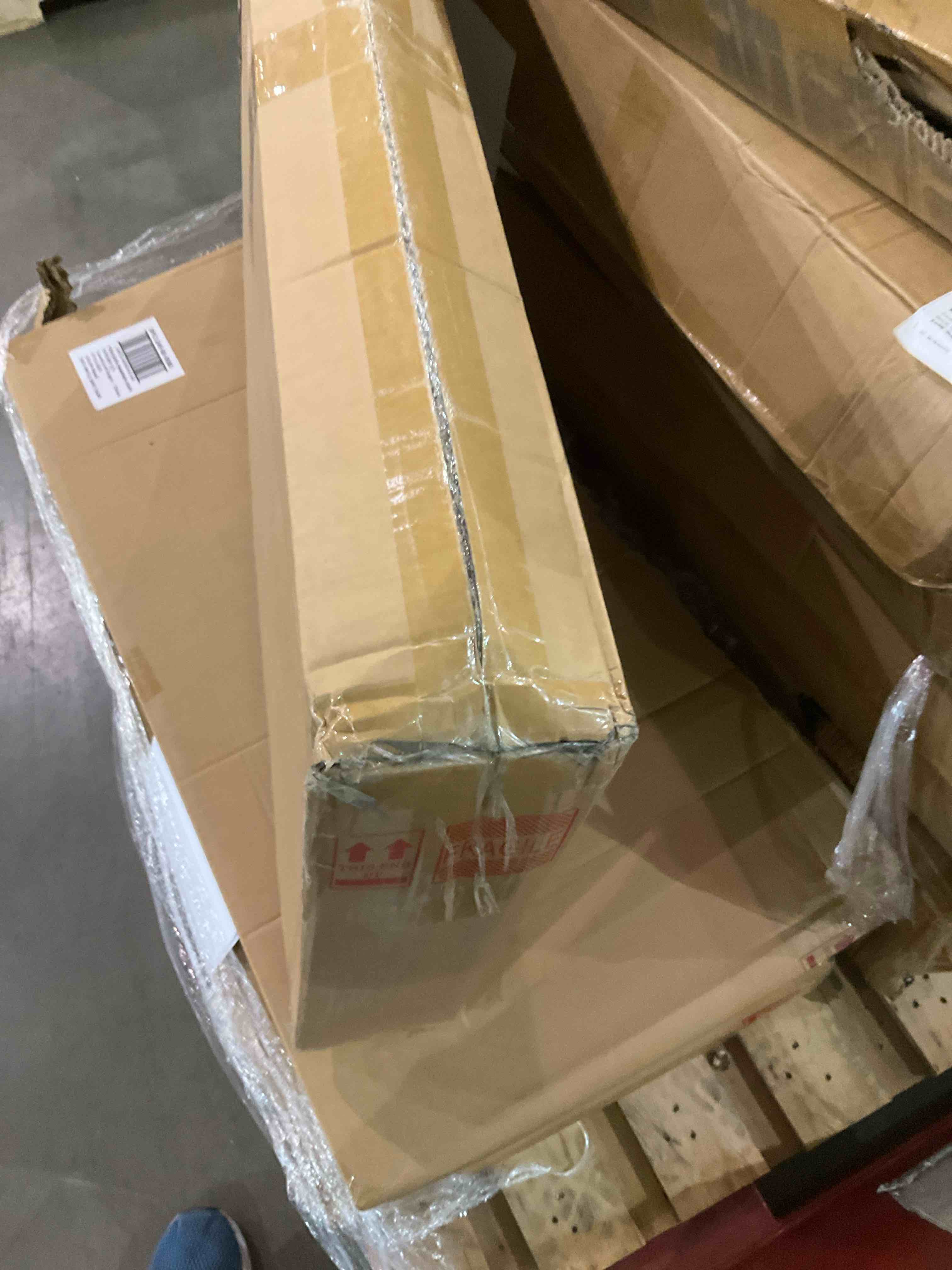 https://s3.amazonaws.com/lotting-images-prod/BargainHunt/BHL00101523_1707310036509.jpeg