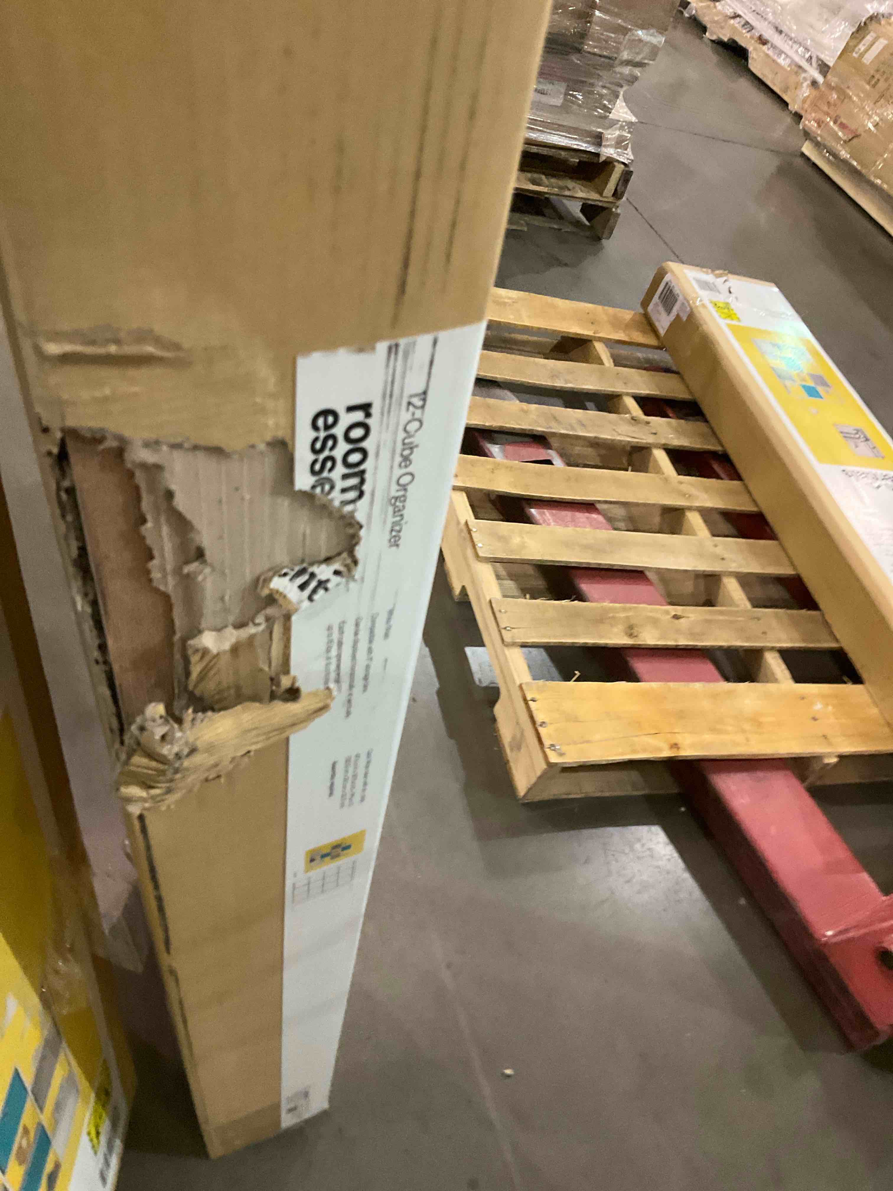 https://s3.amazonaws.com/lotting-images-prod/BargainHunt/BHL00101536_1707312920762.jpeg