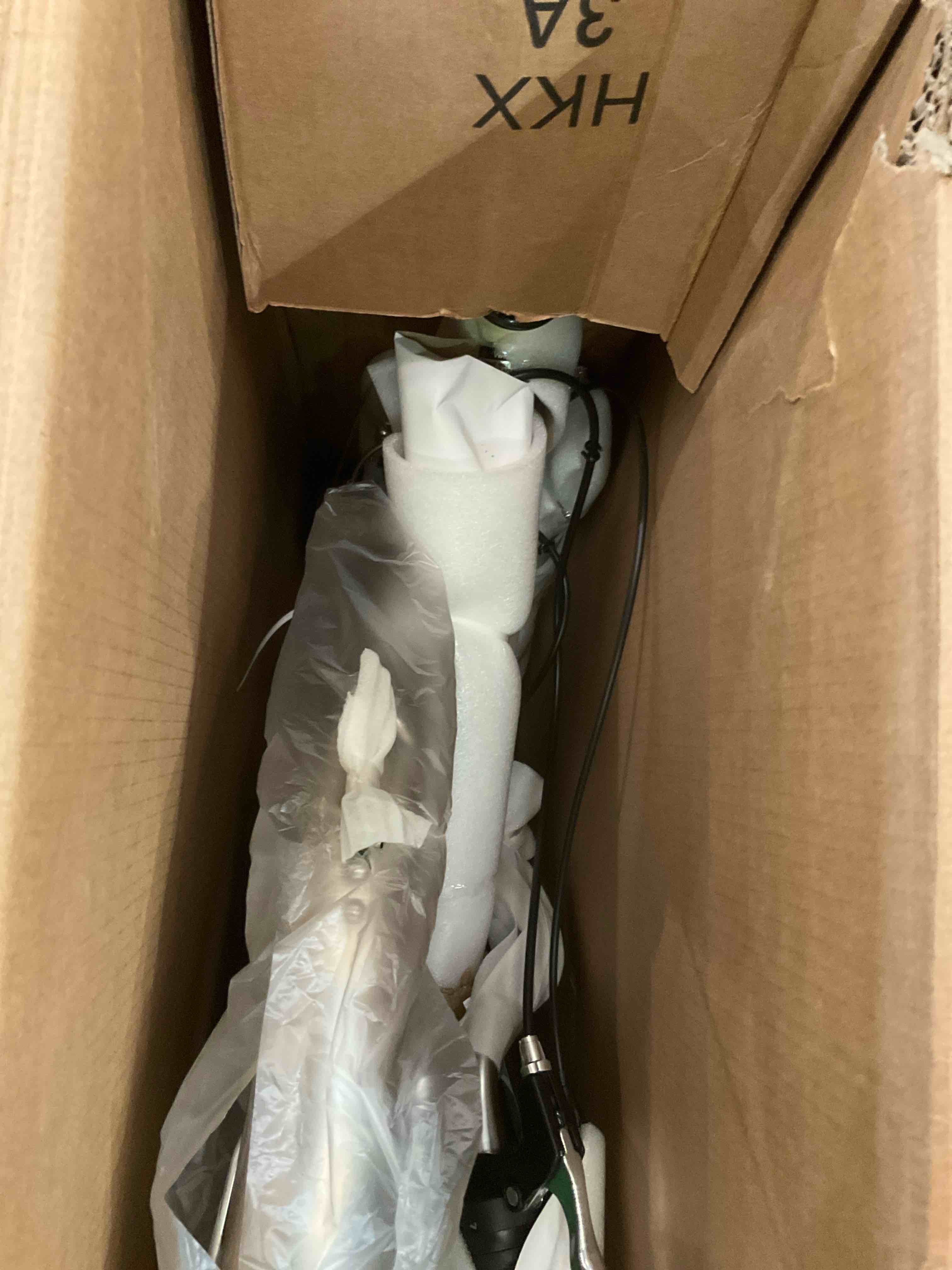 https://s3.amazonaws.com/lotting-images-prod/BargainHunt/BHL00101540_1707316238510.jpeg