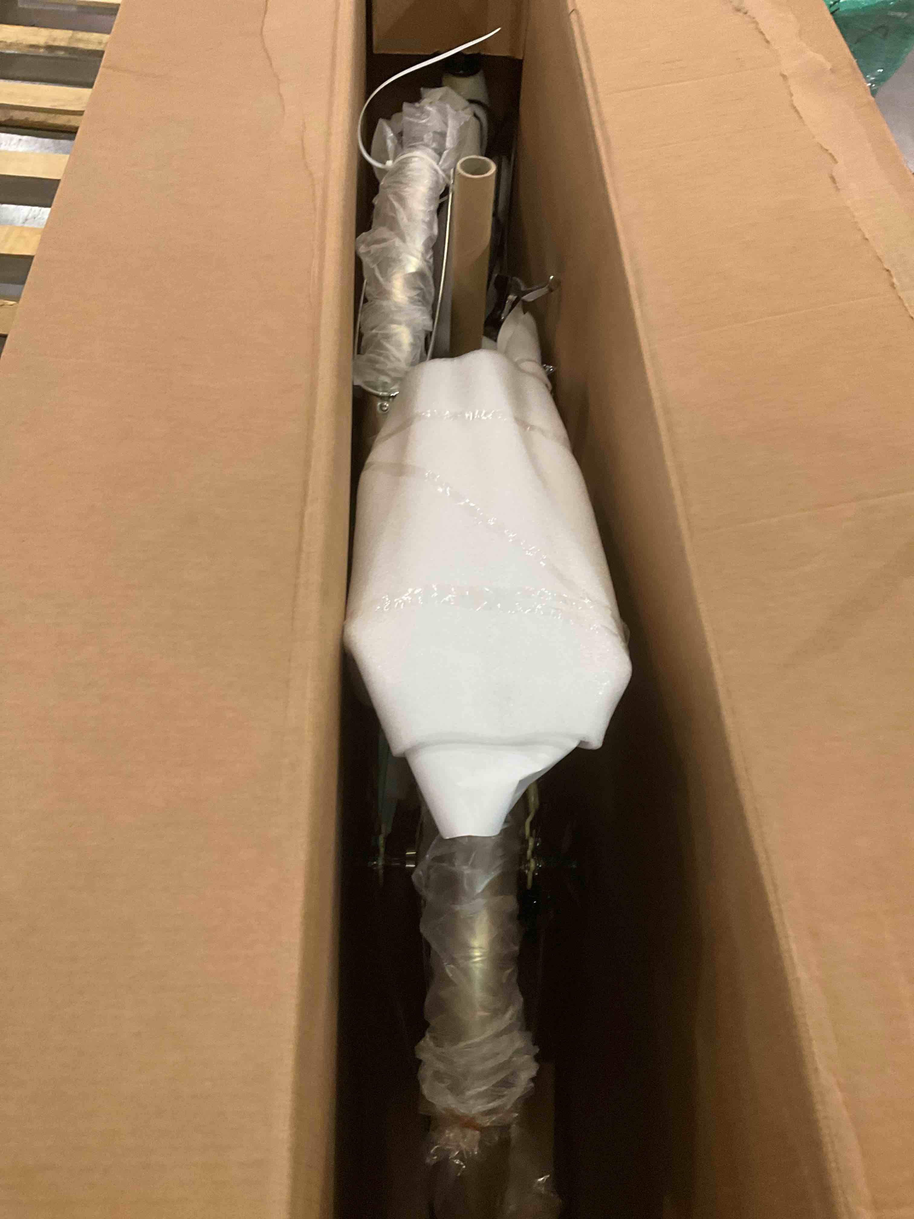 https://s3.amazonaws.com/lotting-images-prod/BargainHunt/BHL00101540_1707316245097.jpeg