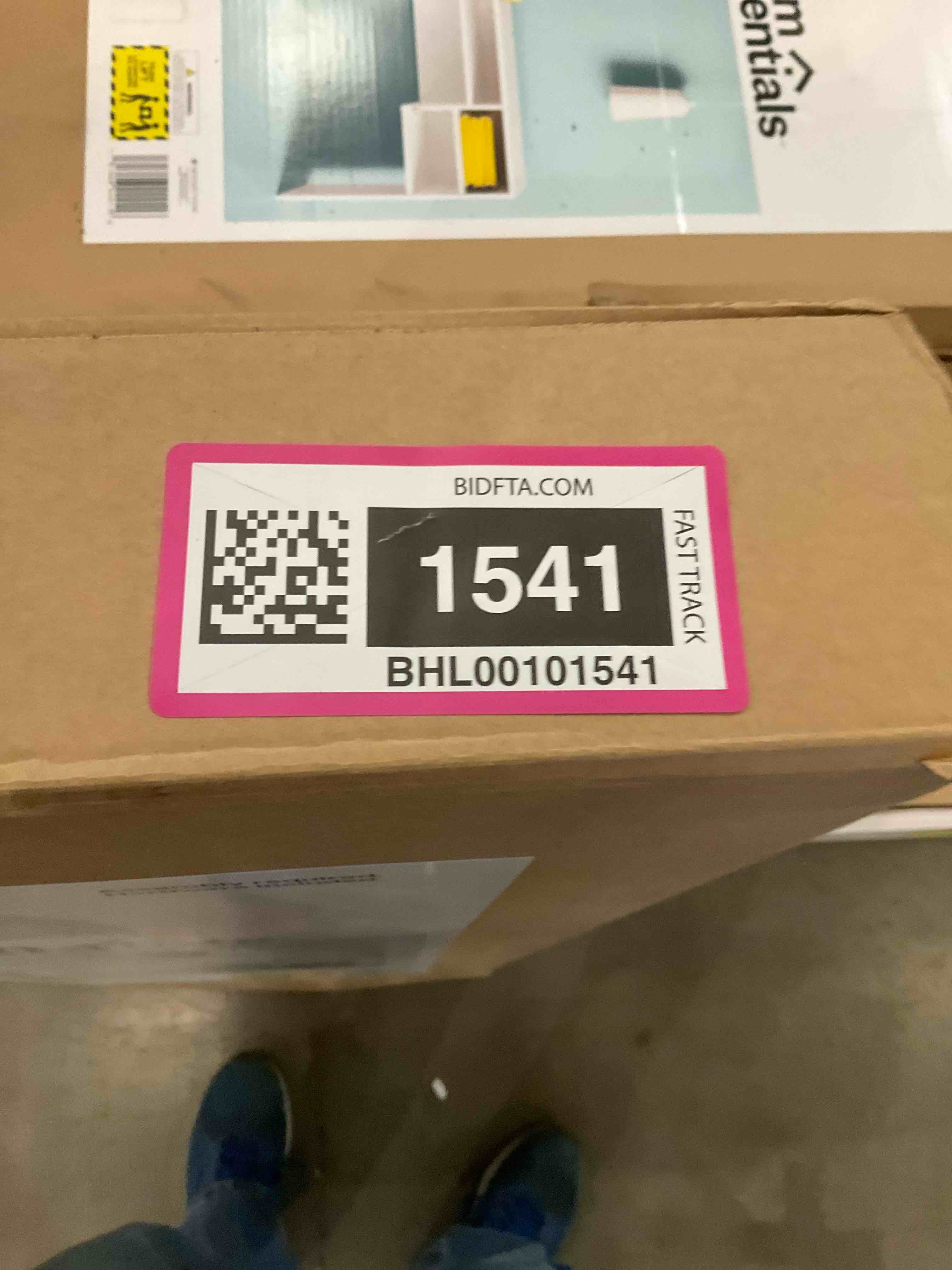 https://s3.amazonaws.com/lotting-images-prod/BargainHunt/BHL00101541_1707316462538.jpeg