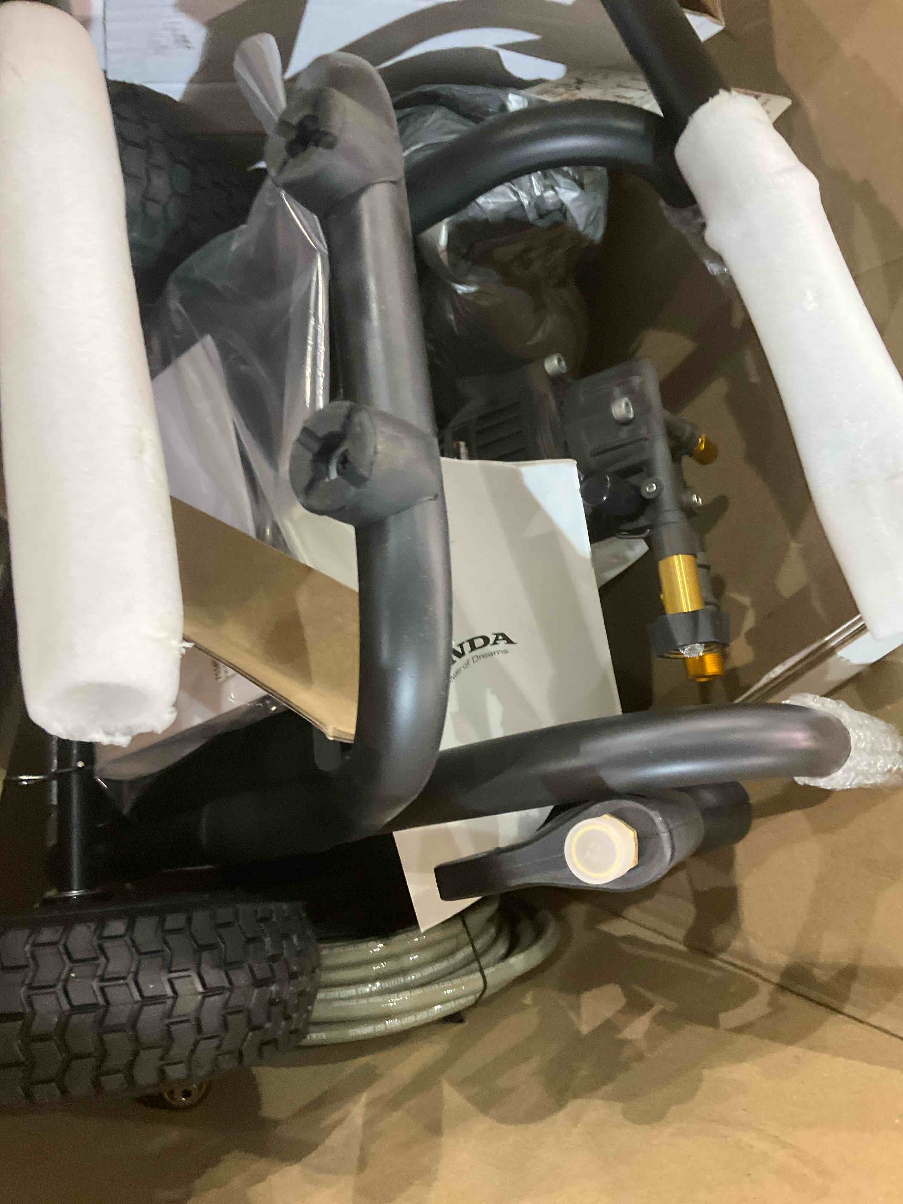 https://s3.amazonaws.com/lotting-images-prod/BargainHunt/BHL00101629_1707740212765.jpeg