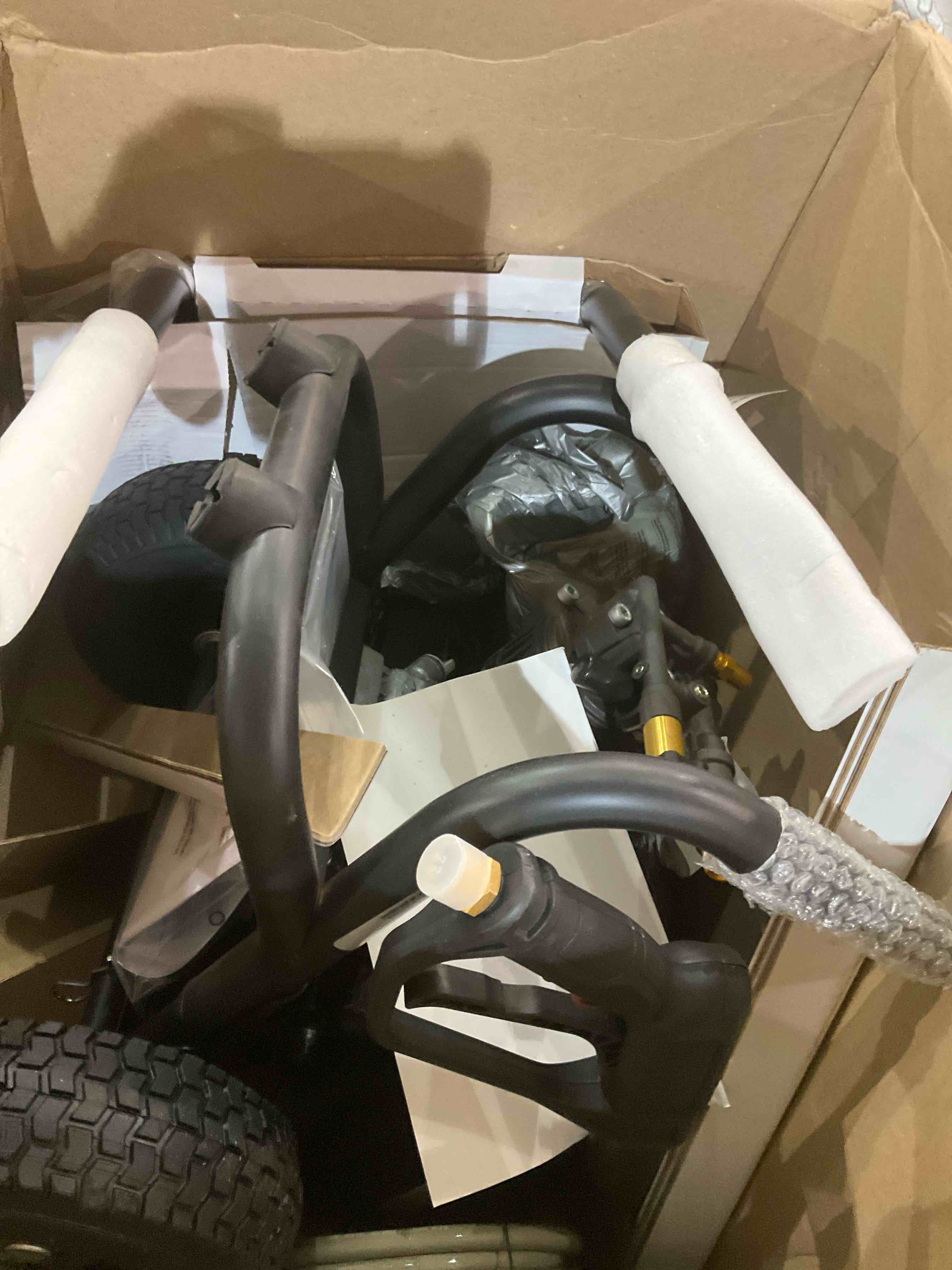 https://s3.amazonaws.com/lotting-images-prod/BargainHunt/BHL00101629_1707740216014.jpeg