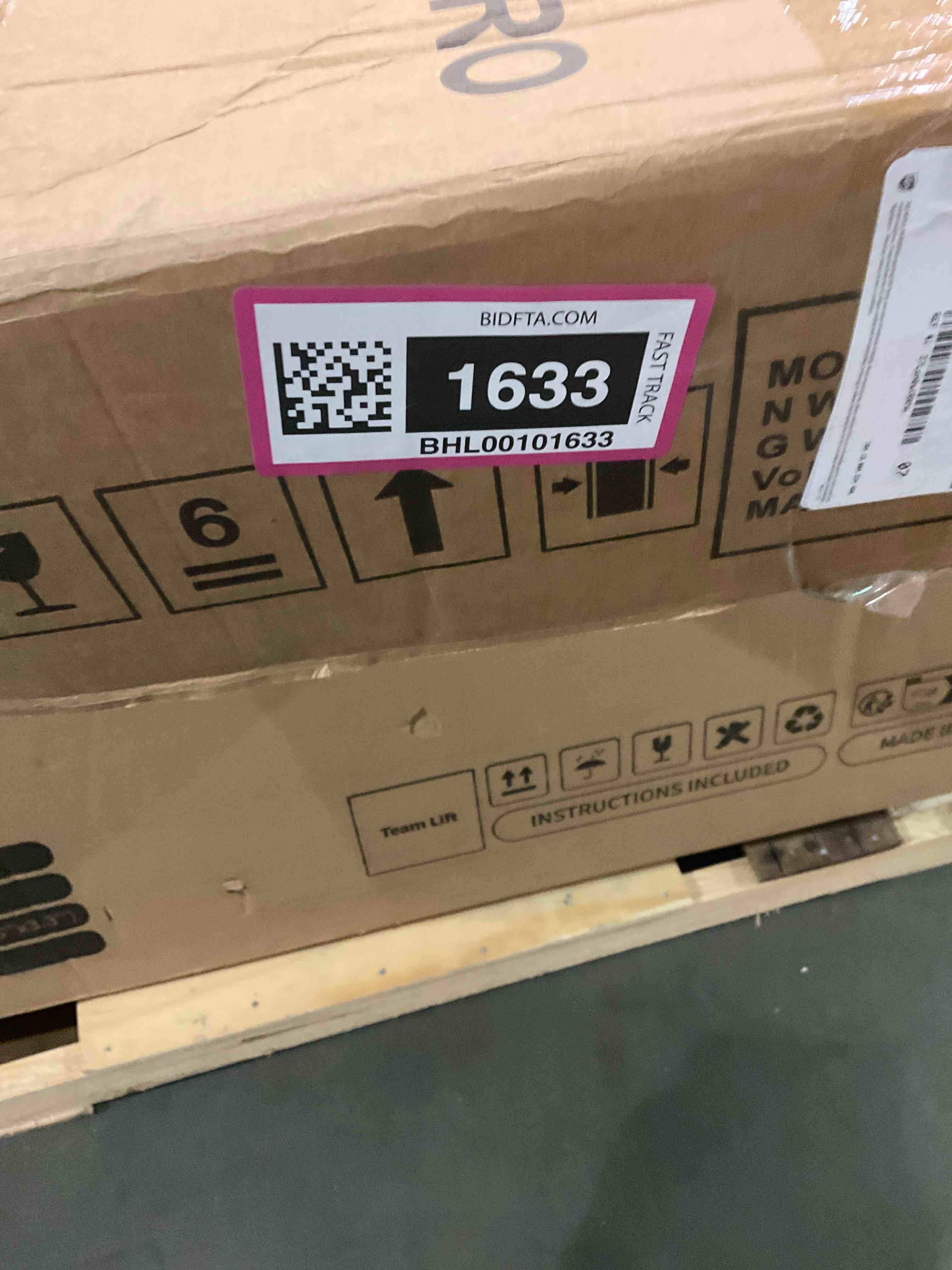 https://s3.amazonaws.com/lotting-images-prod/BargainHunt/BHL00101633_1707742026536.jpeg