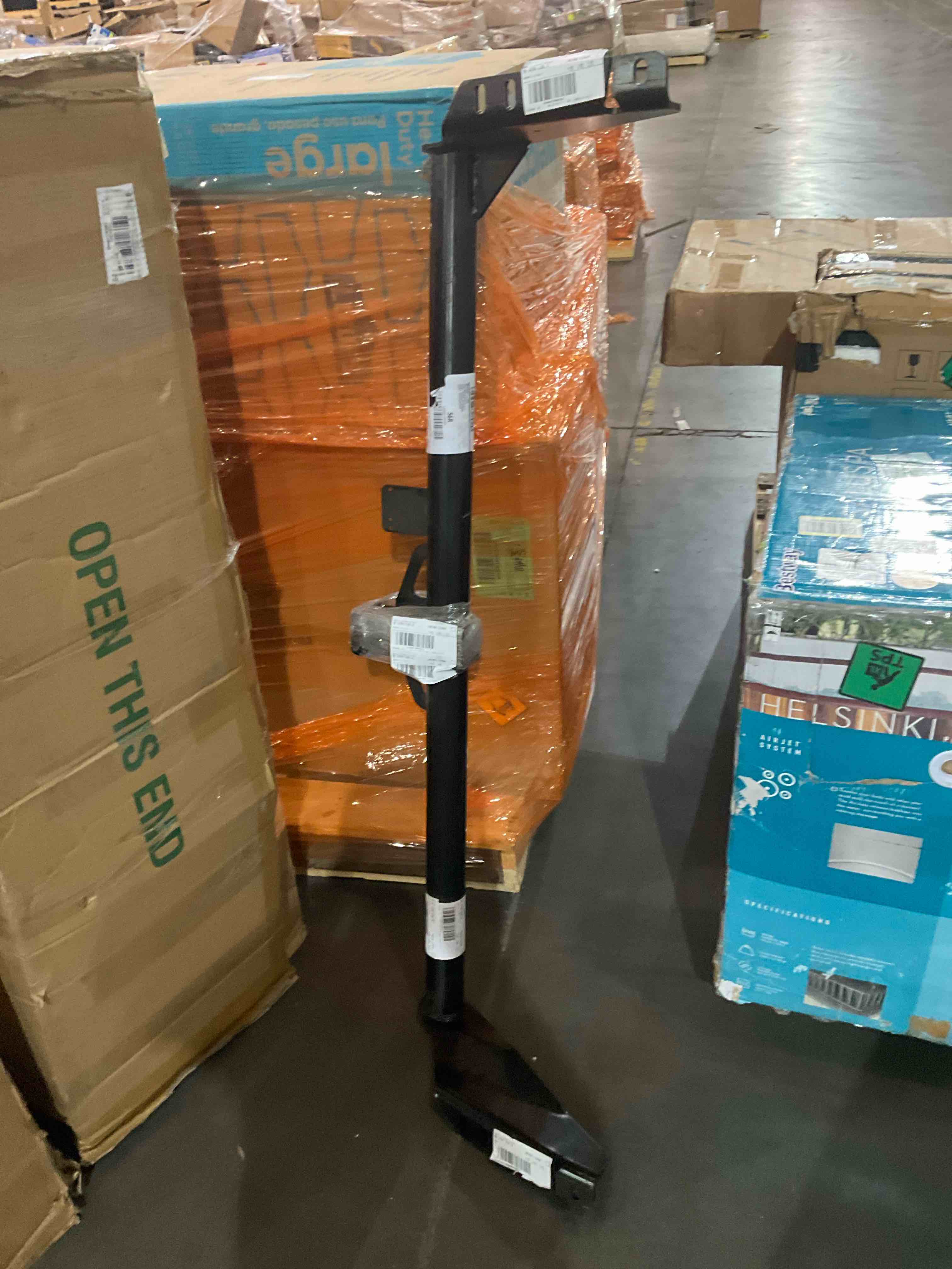 https://s3.amazonaws.com/lotting-images-prod/BargainHunt/BHL00101637_1707742703527.jpeg