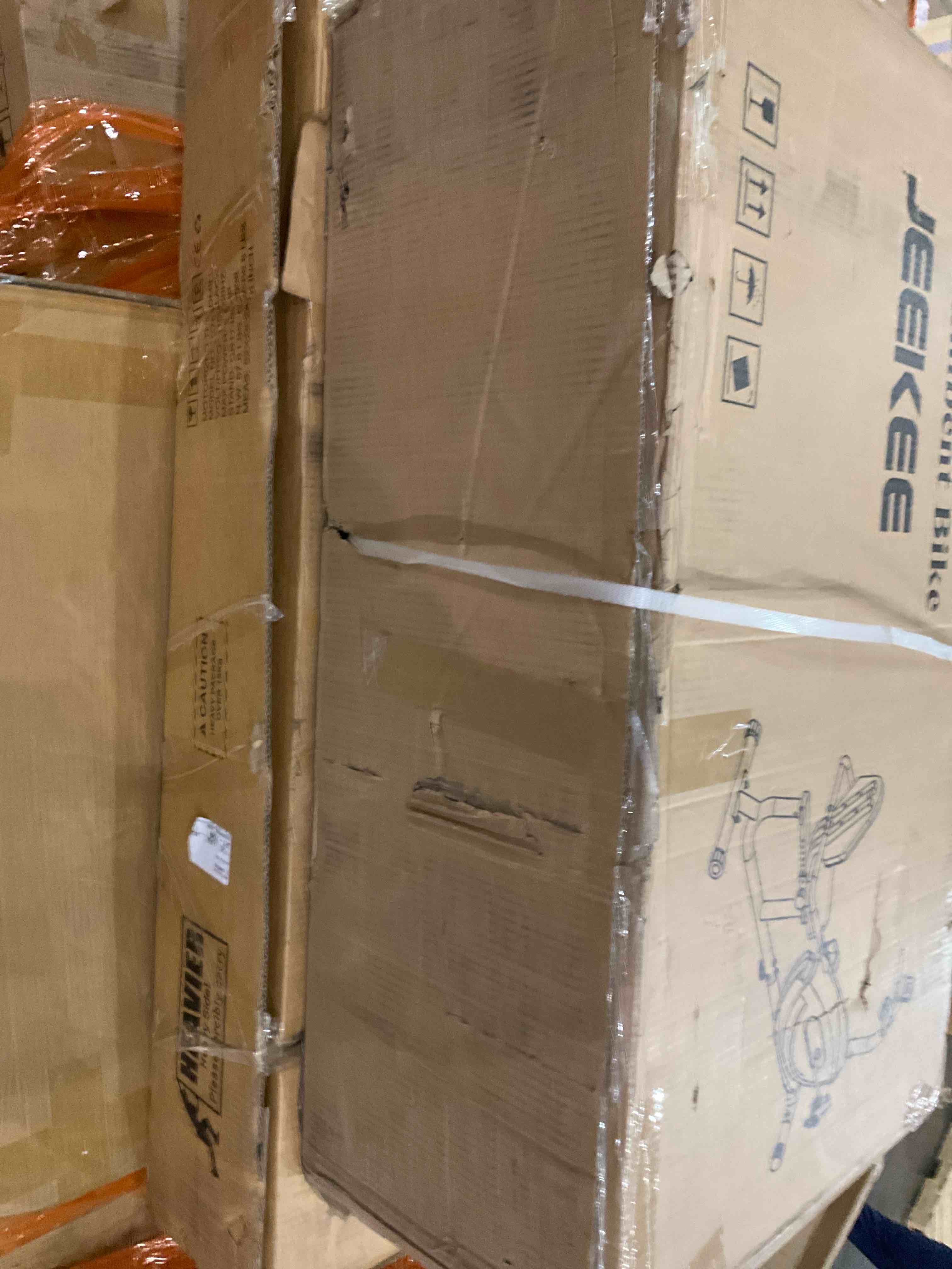 https://s3.amazonaws.com/lotting-images-prod/BargainHunt/BHL00101649_1707747976548.jpeg