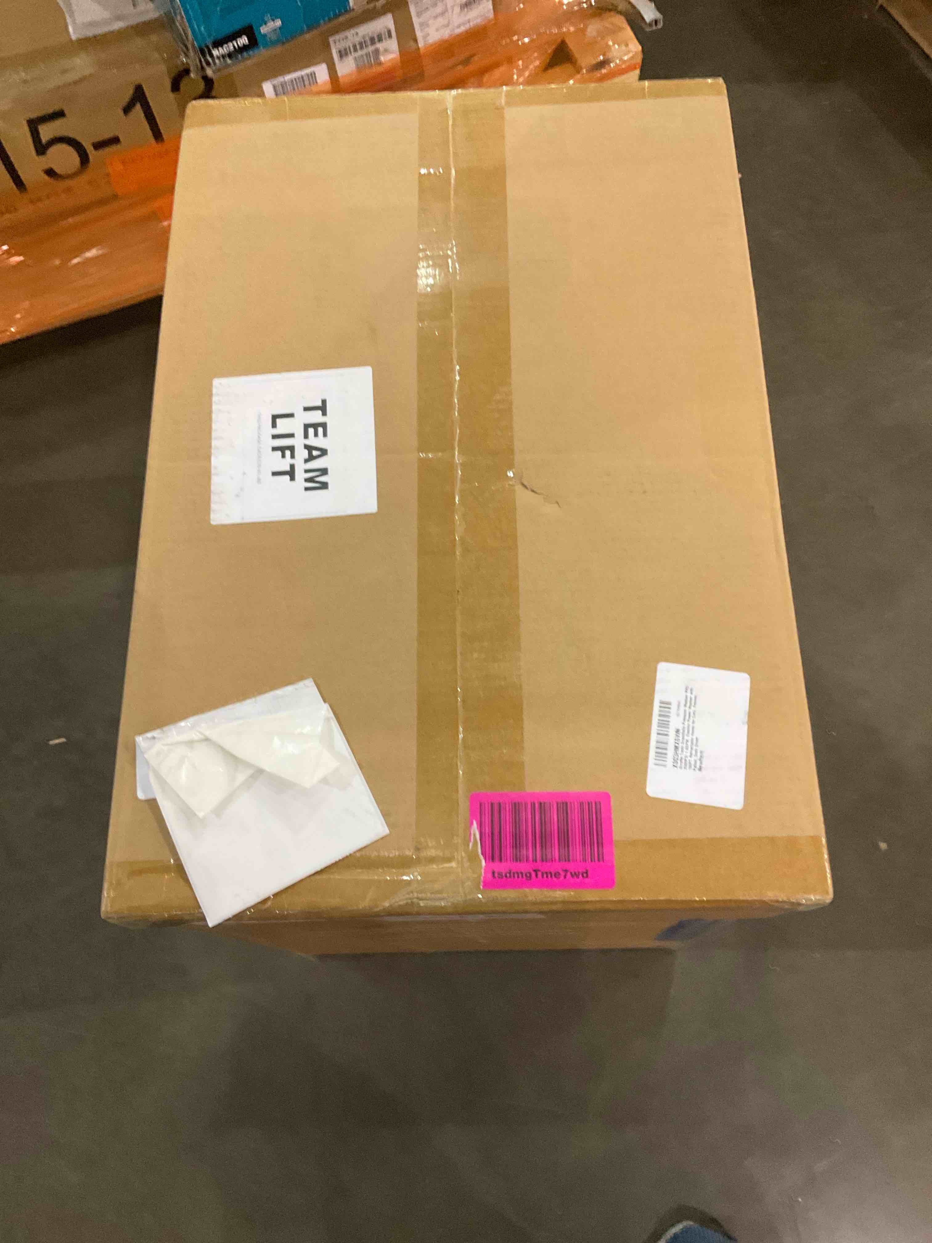 https://s3.amazonaws.com/lotting-images-prod/BargainHunt/BHL00101653_1707748722131.jpeg