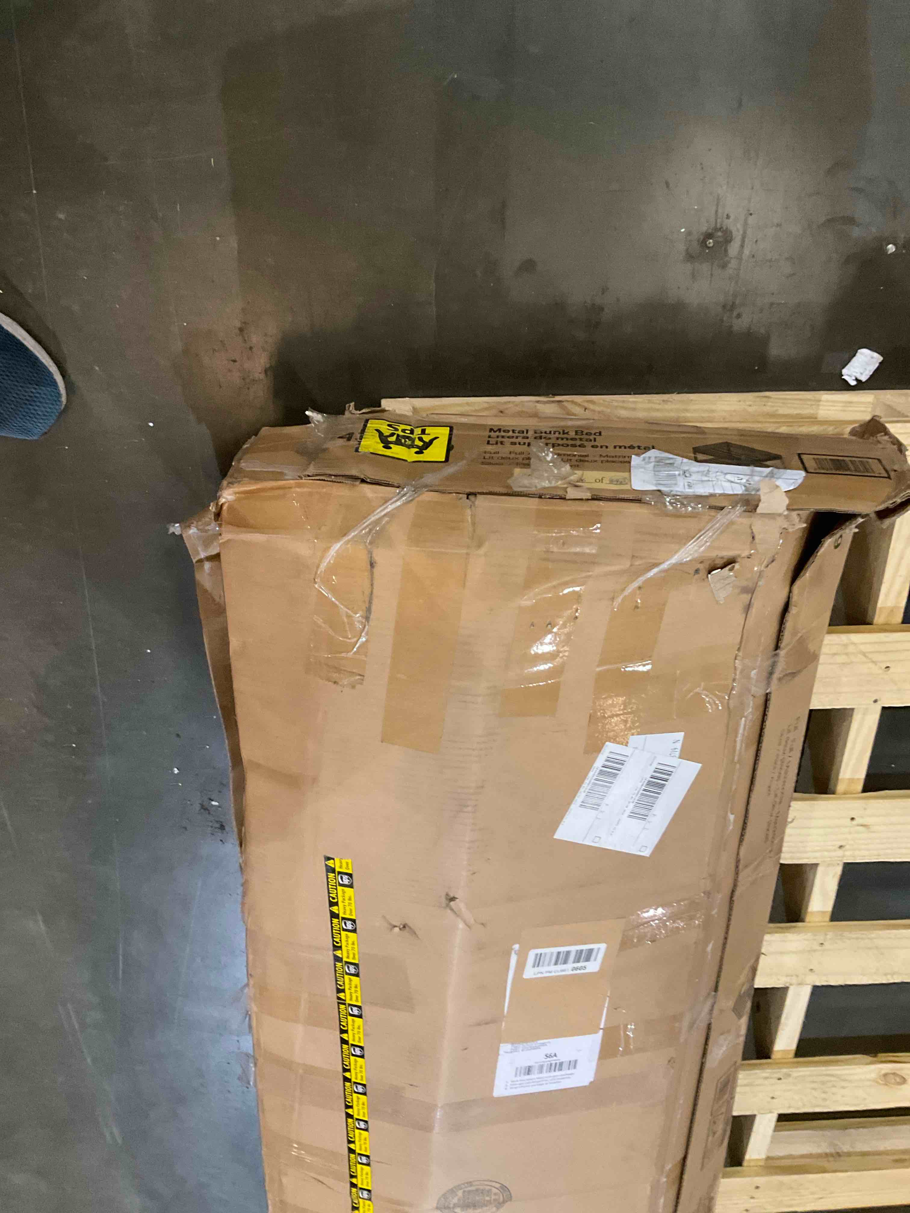 https://s3.amazonaws.com/lotting-images-prod/BargainHunt/BHL00101786_1707922567465.jpeg