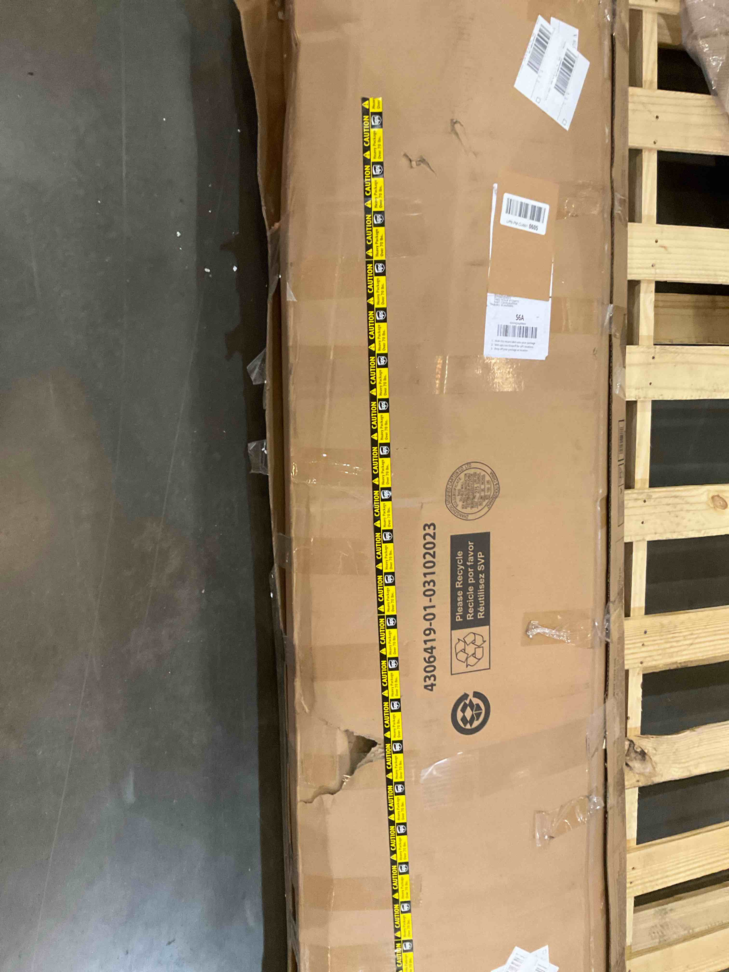 https://s3.amazonaws.com/lotting-images-prod/BargainHunt/BHL00101786_1707922571601.jpeg