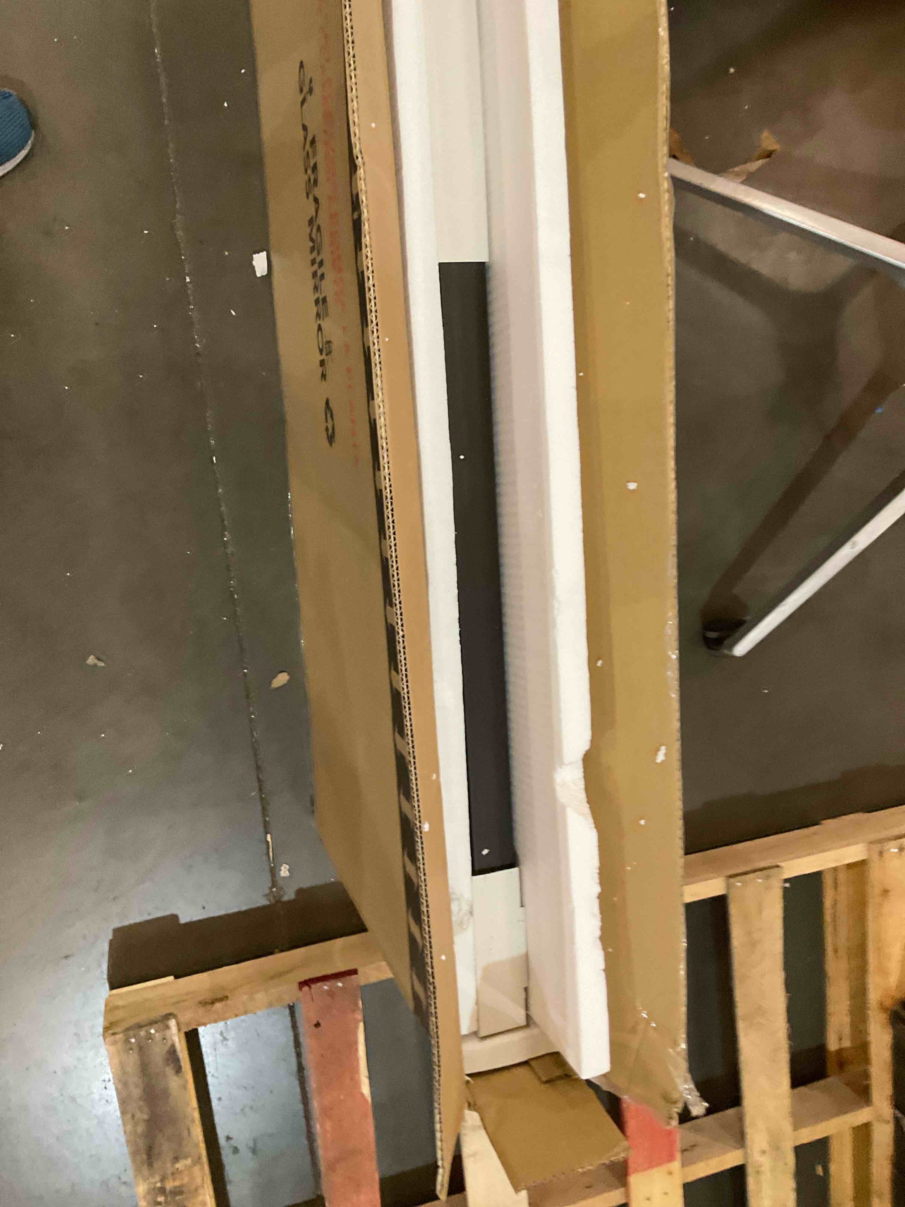 https://s3.amazonaws.com/lotting-images-prod/BargainHunt/BHL00101794_1707924526070.jpeg